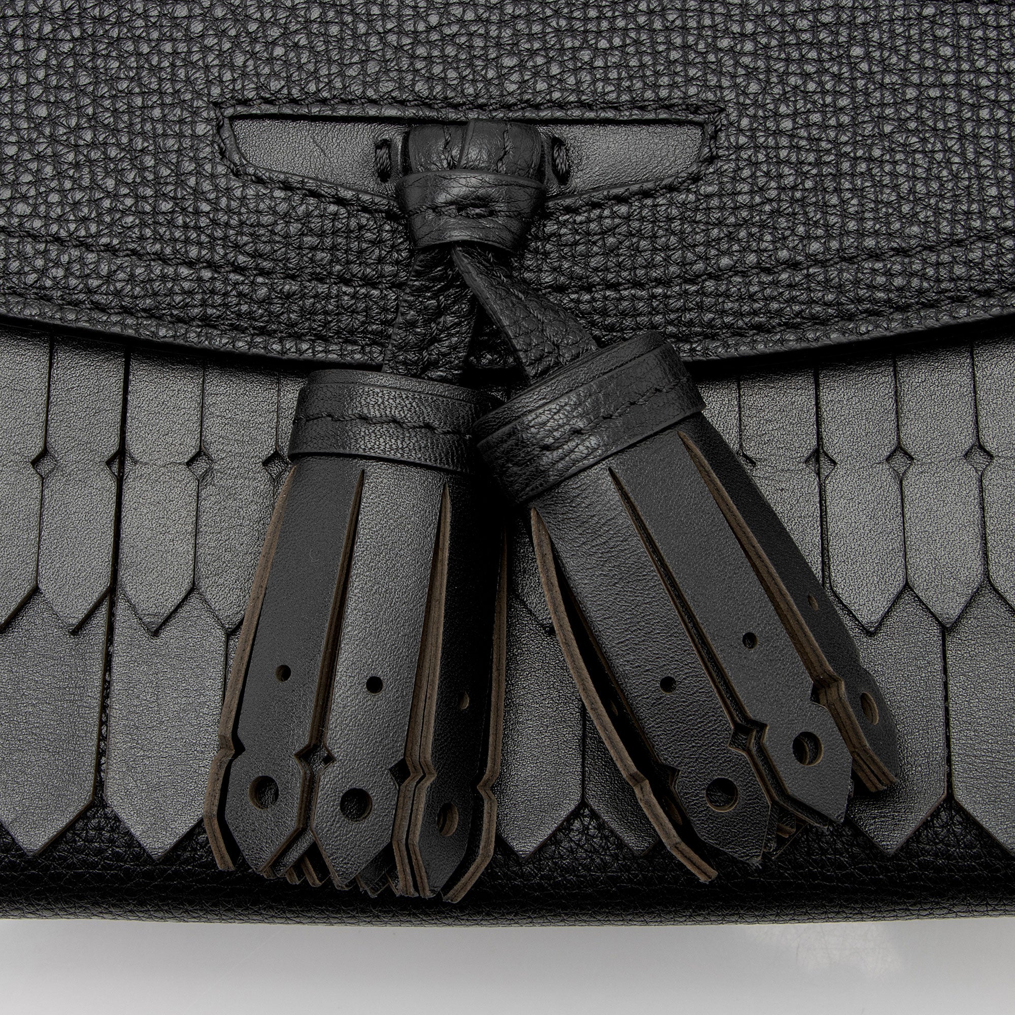 Burberry Leather Fringe Macken Small Crossbody (SHF-p0ePVQ)