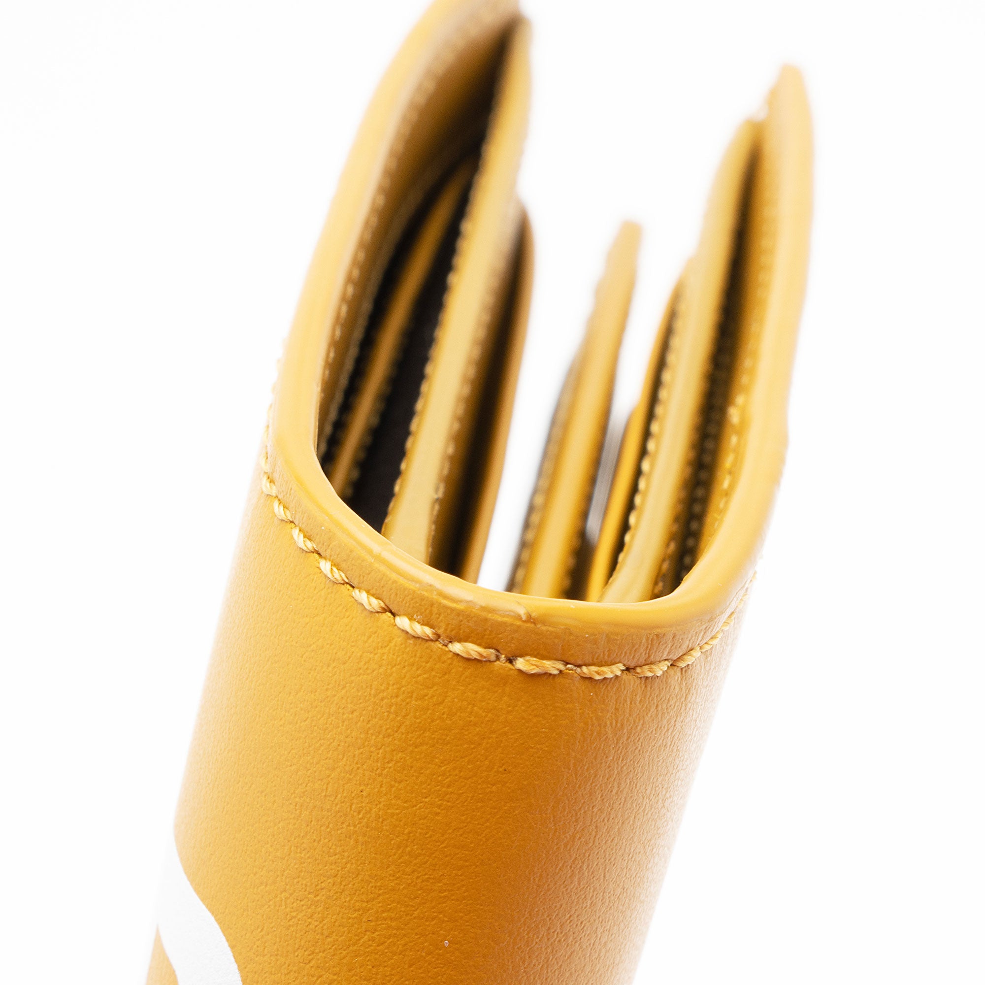 Burberry Leather Logo Bi-Fold Wallet (SHF-6J3R2b)