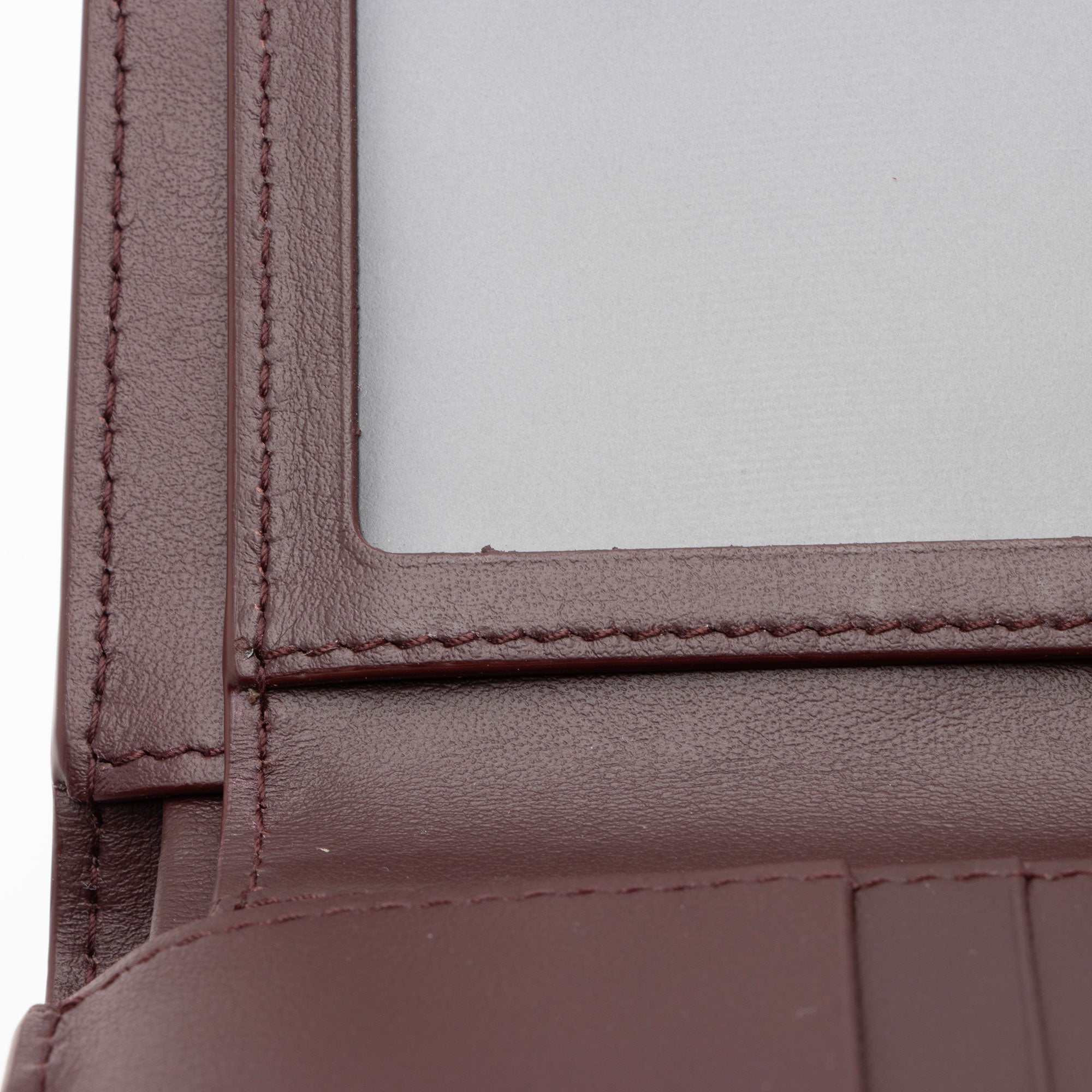 Burberry Leather Logo Bi-Fold Wallet (SHF-NYKTBT)