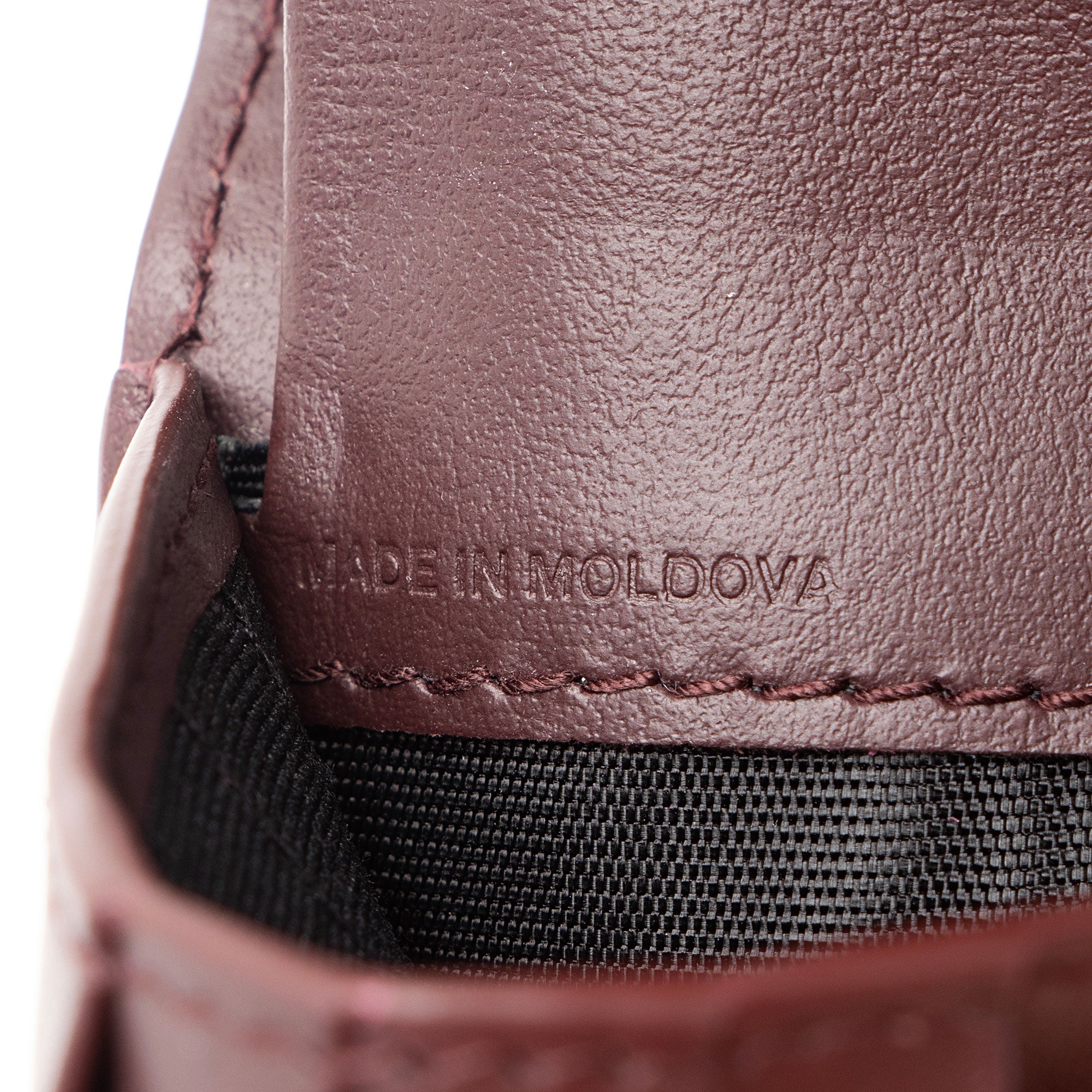 Burberry Leather Logo Bi-Fold Wallet (SHF-NYKTBT)