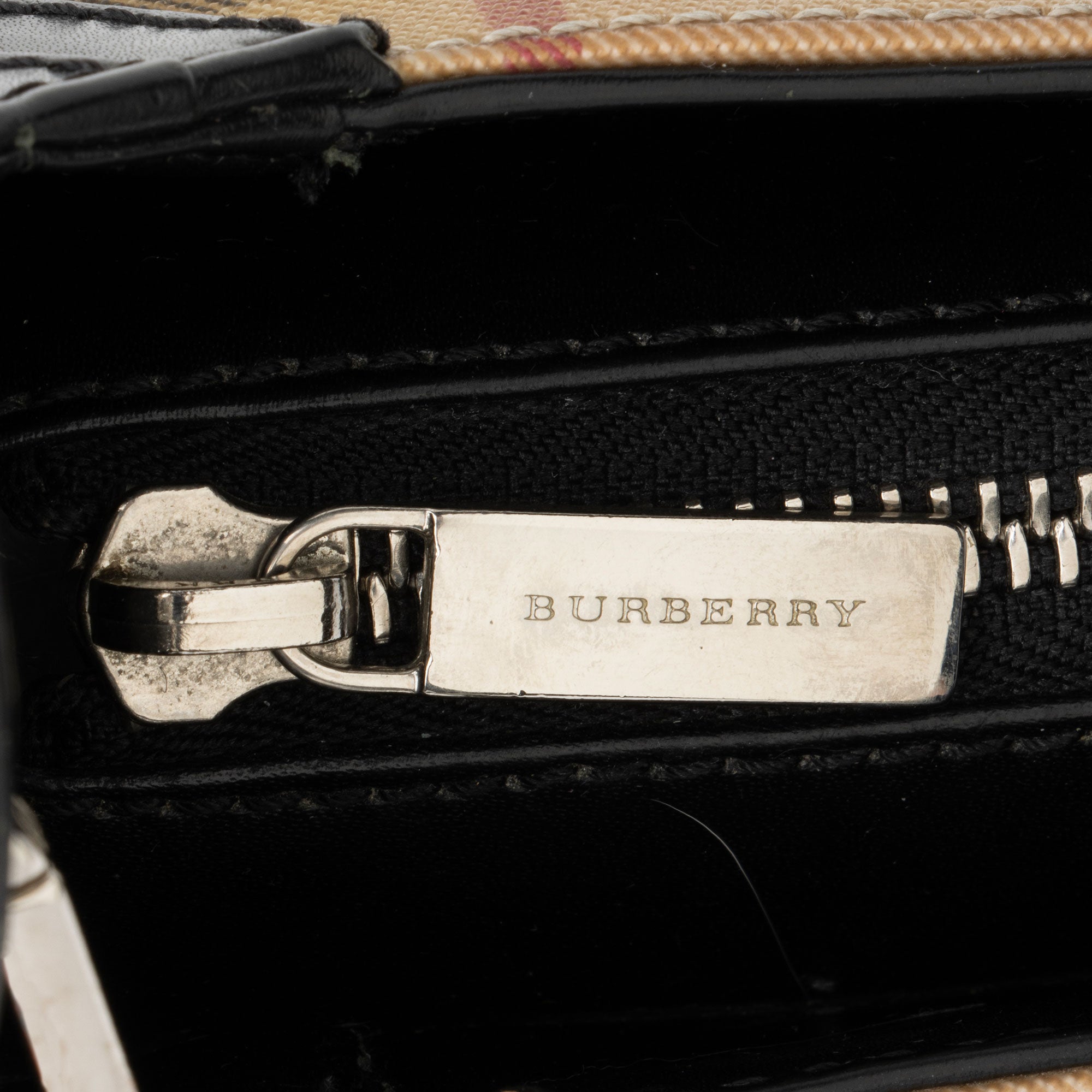 Burberry Nova Check Shoulder Bag (SHF-SsltsT)
