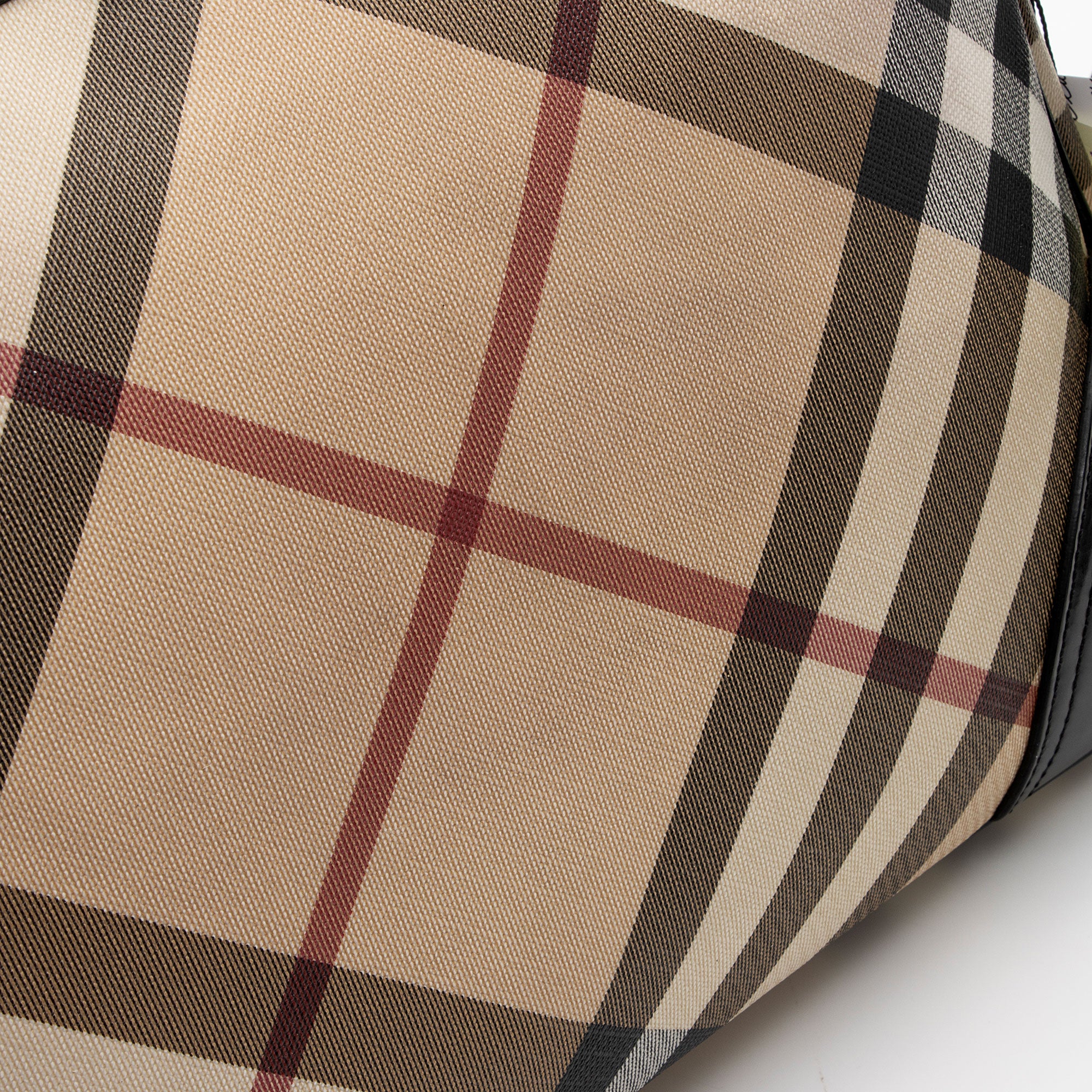 Burberry Nova Check Pocket Shoulder Bag (SHF-20RhJj)