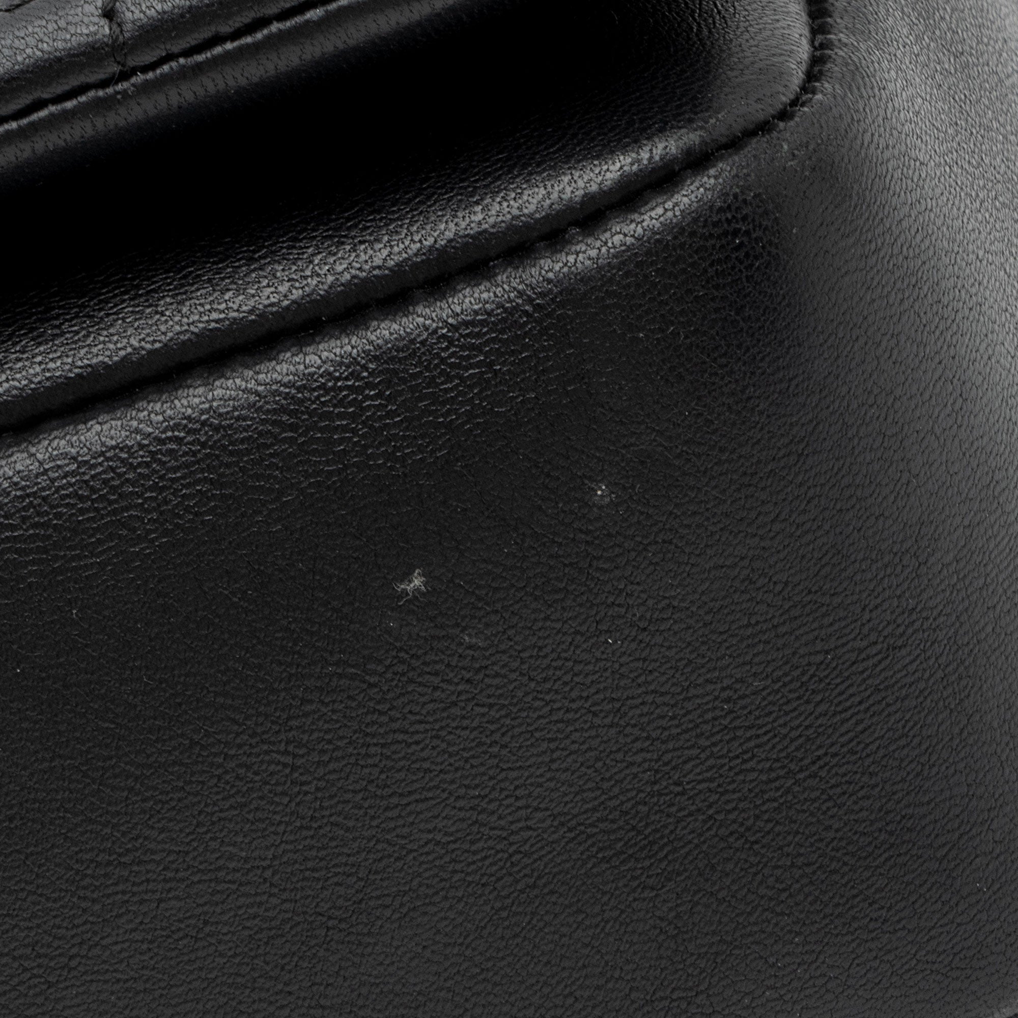 Burberry Quilted Leather TB Lola Chain Medium Shoulder Bag (SHF-JM6QGj)