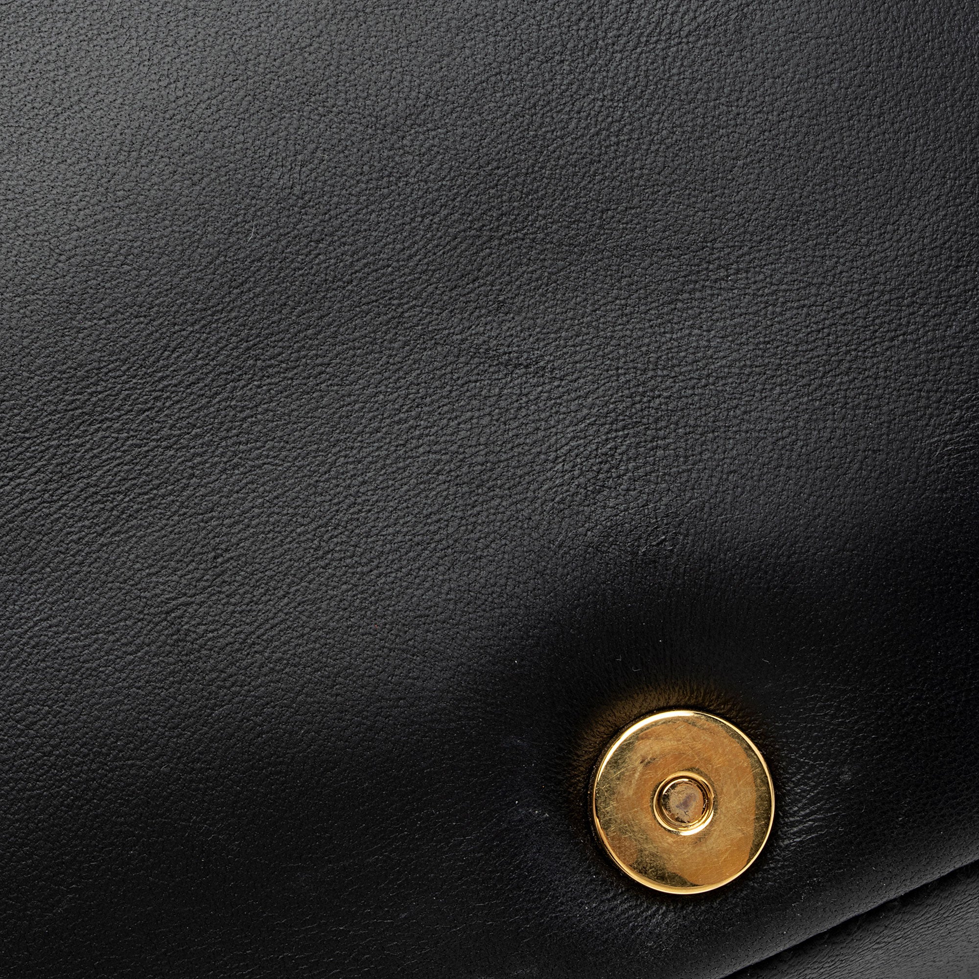 Burberry Quilted Leather TB Lola Chain Medium Shoulder Bag (SHF-JM6QGj)