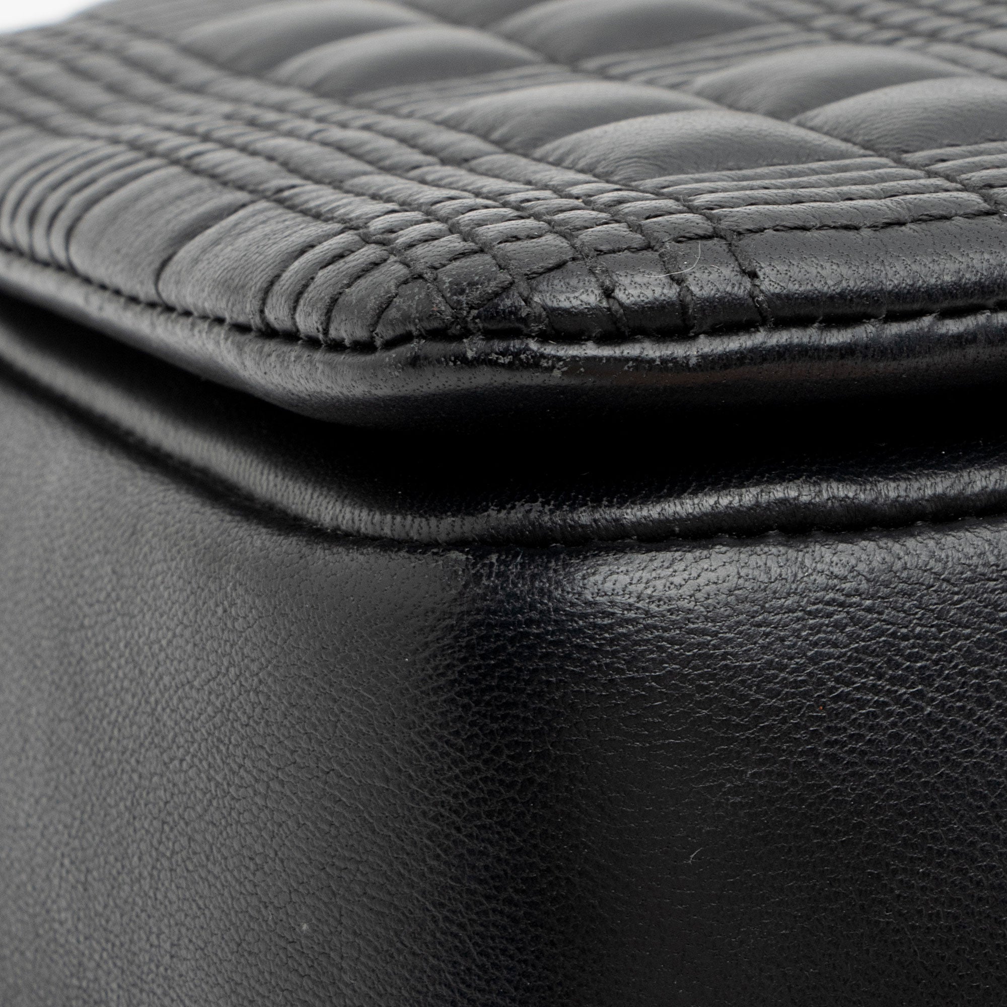 Burberry Quilted Leather TB Lola Chain Medium Shoulder Bag (SHF-JM6QGj)