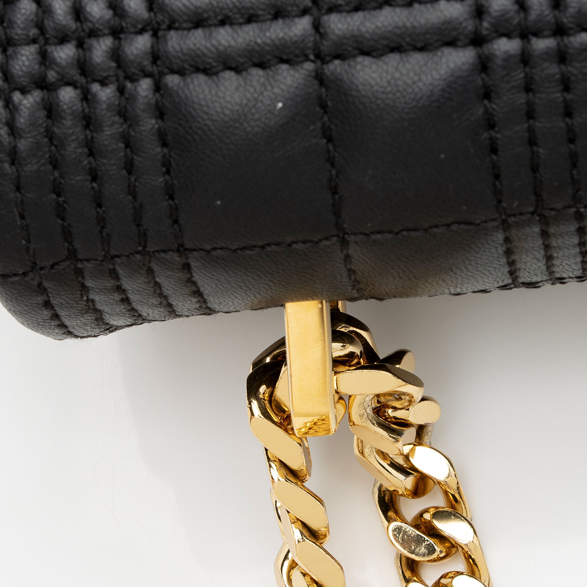 Burberry Quilted Leather TB Lola Chain Medium Shoulder Bag (SHF-JM6QGj)