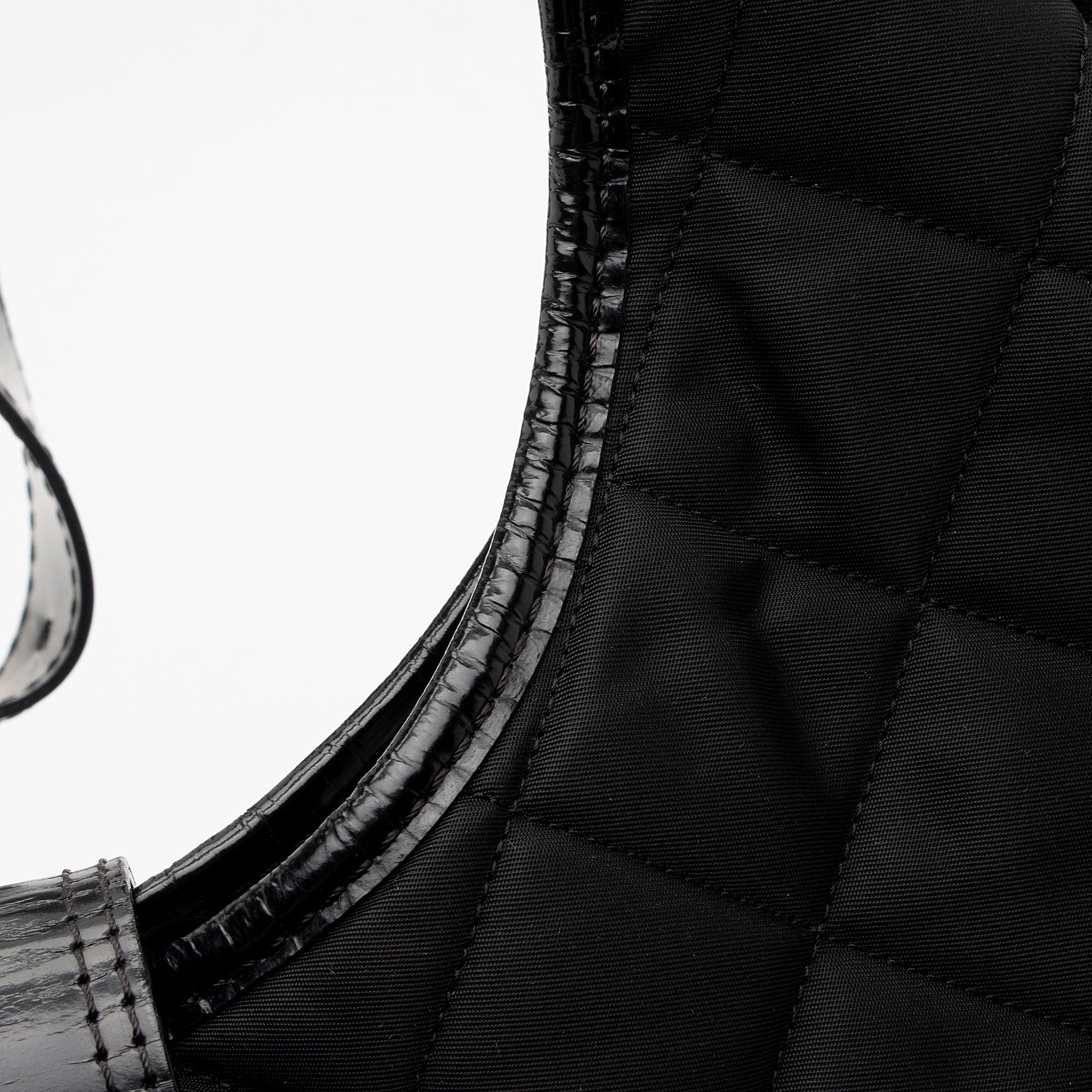 Burberry Quilted Nylon Brooke Hobo (SHF-BNs7Ro)
