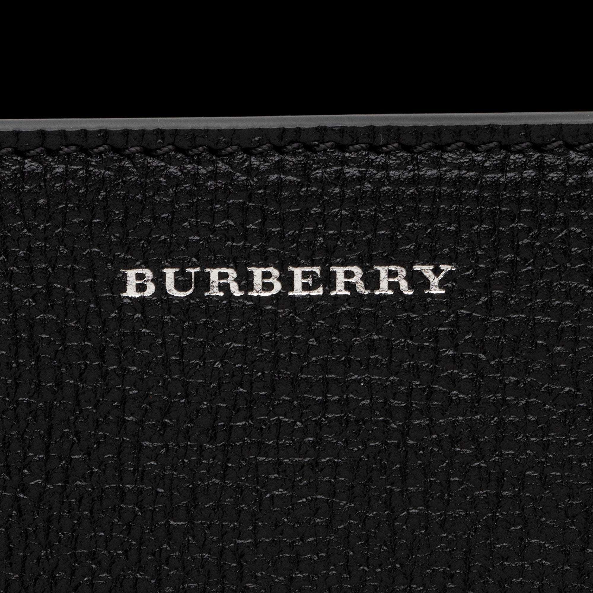 Burberry Vintage Check Leather Banner Medium Tote (SHF-AsEaCK)