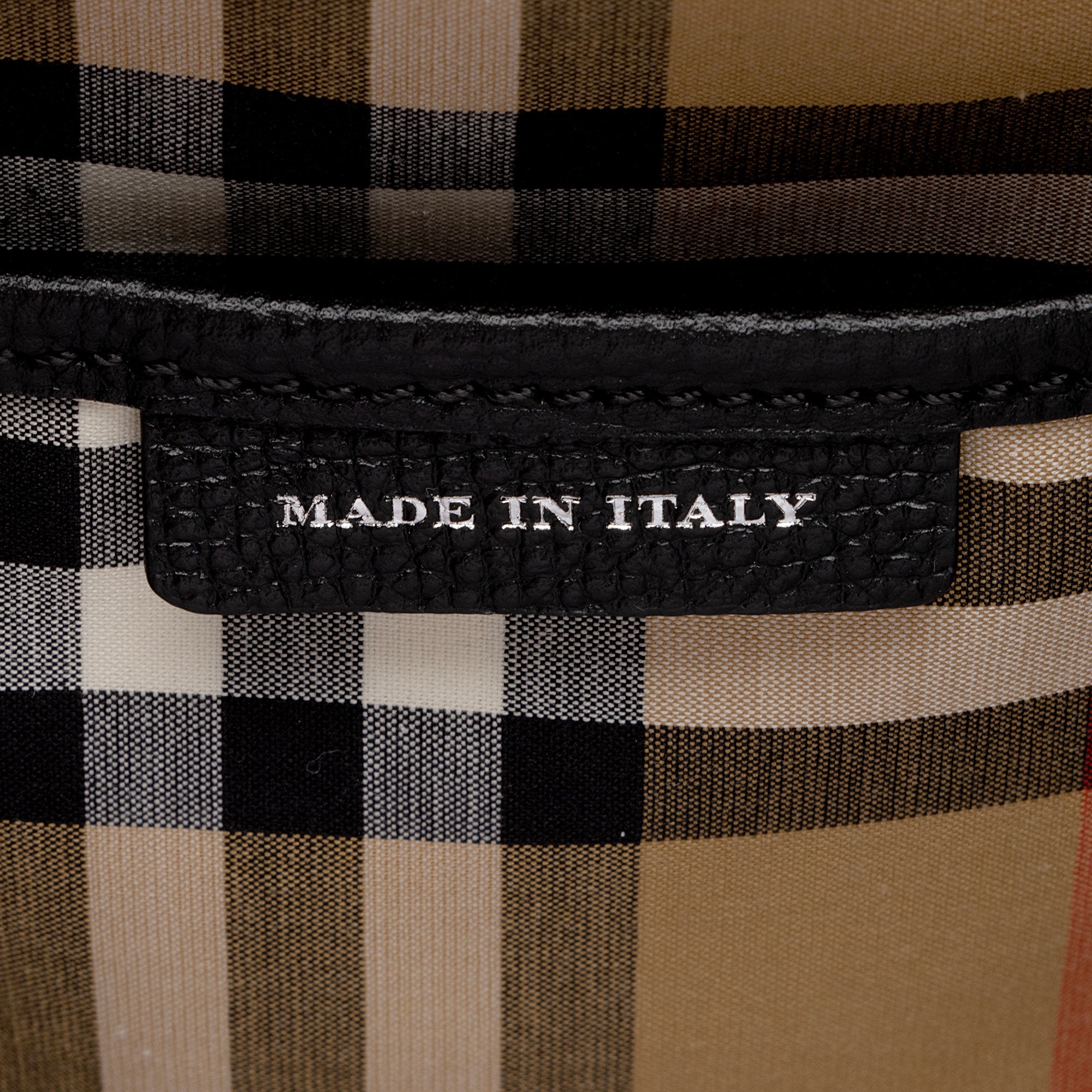 Burberry Vintage Check Leather Banner Medium Tote (SHF-AsEaCK)