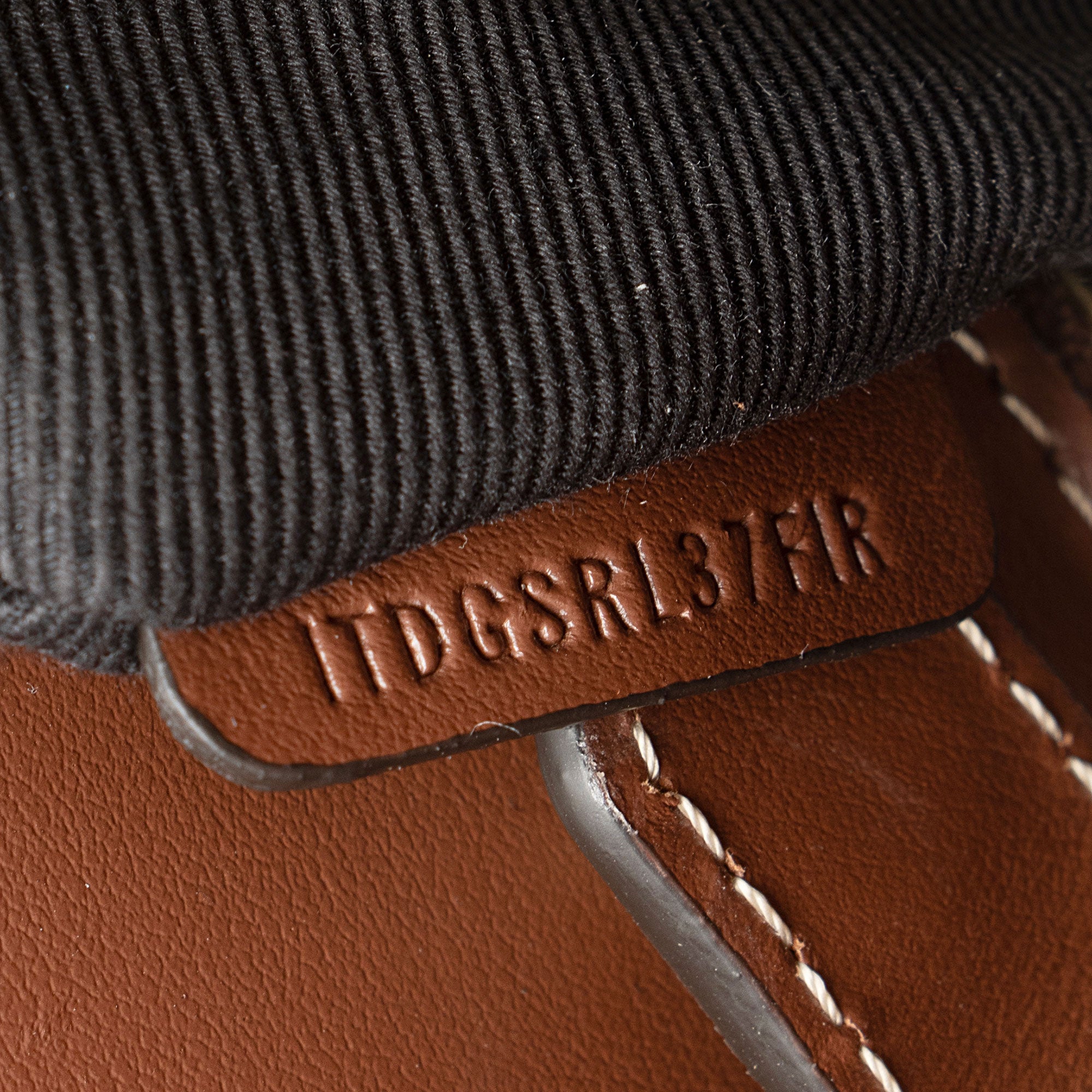 Burberry Vintage Check Title Mini Tote (SHF-qS6HD3)