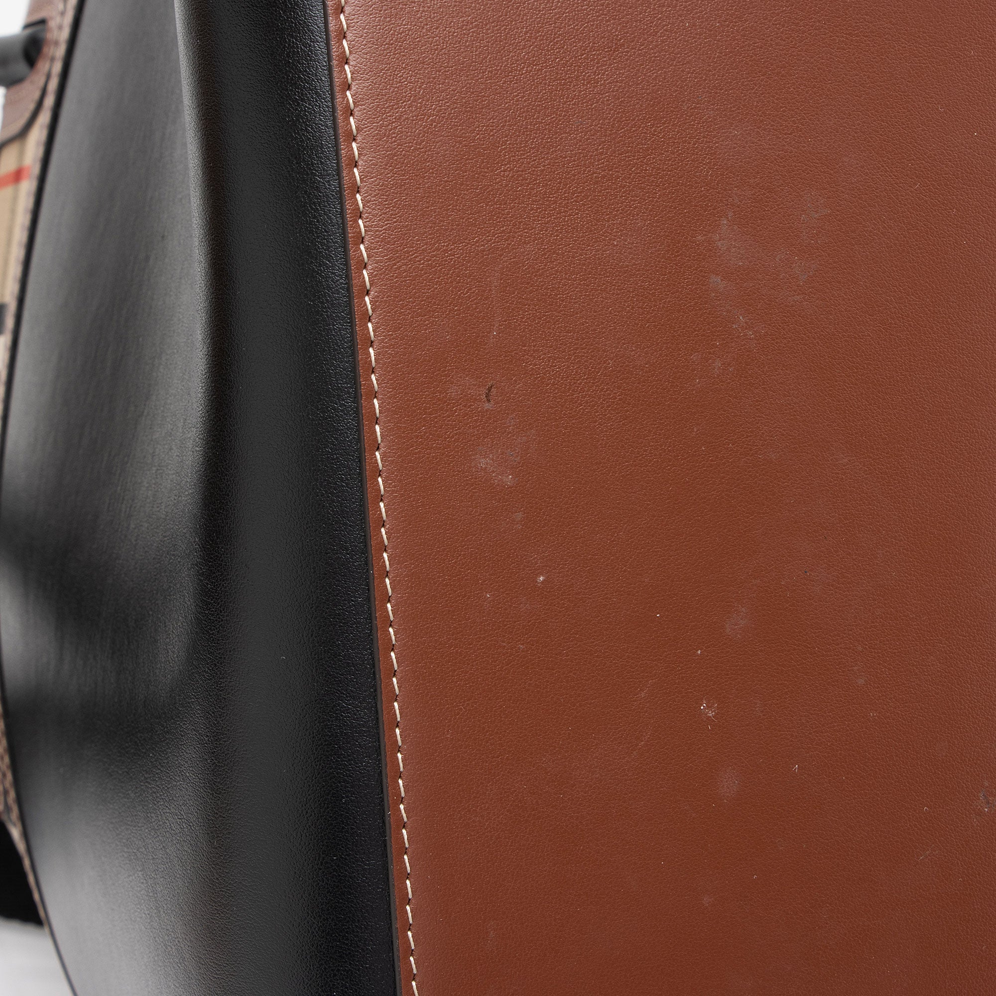 Burberry Vintage Check Smooth Calfskin Title Small Tote (SHF-6YrXPu)