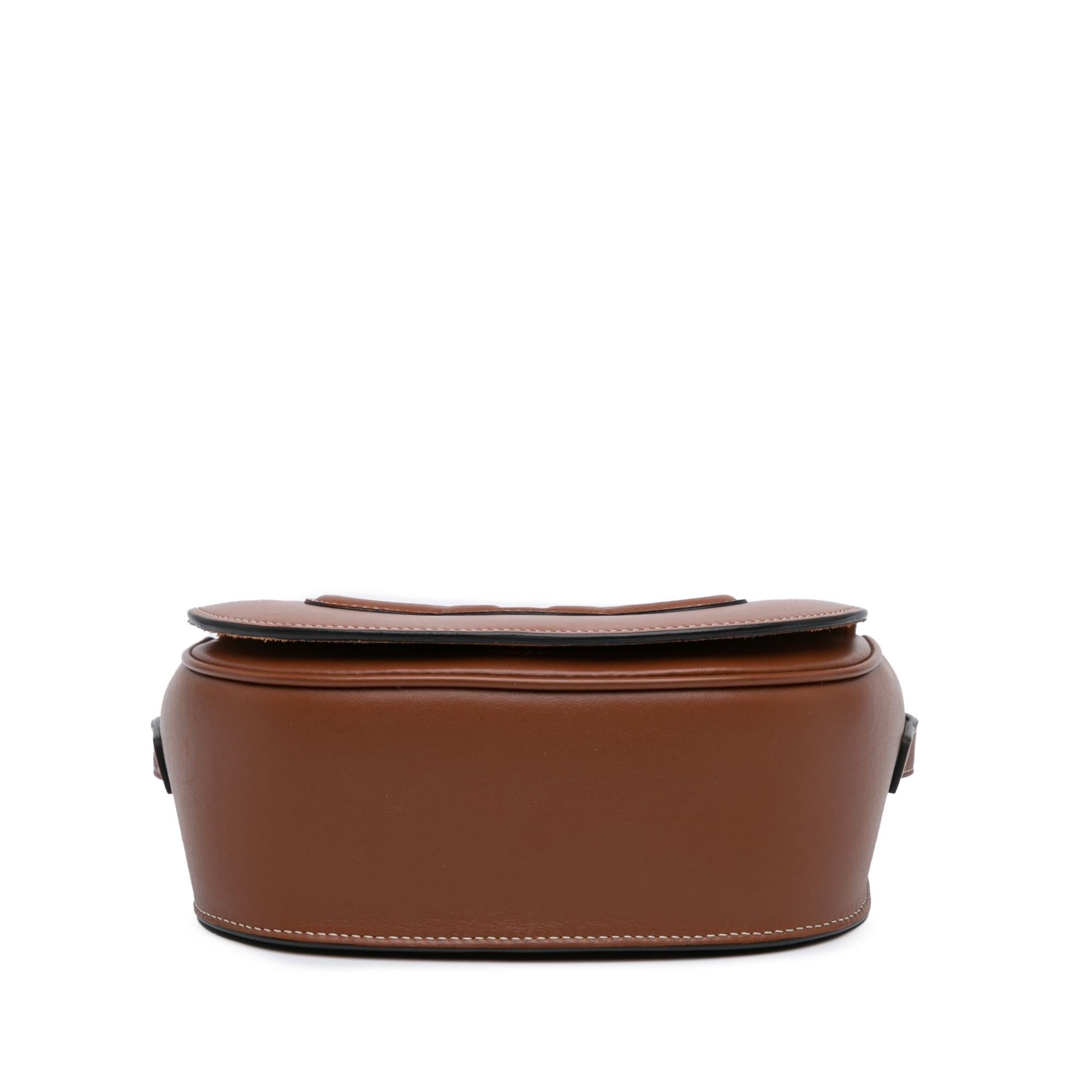 Celine Calfskin Triomphe Folco Crossbody (SHG-HdCiDA)