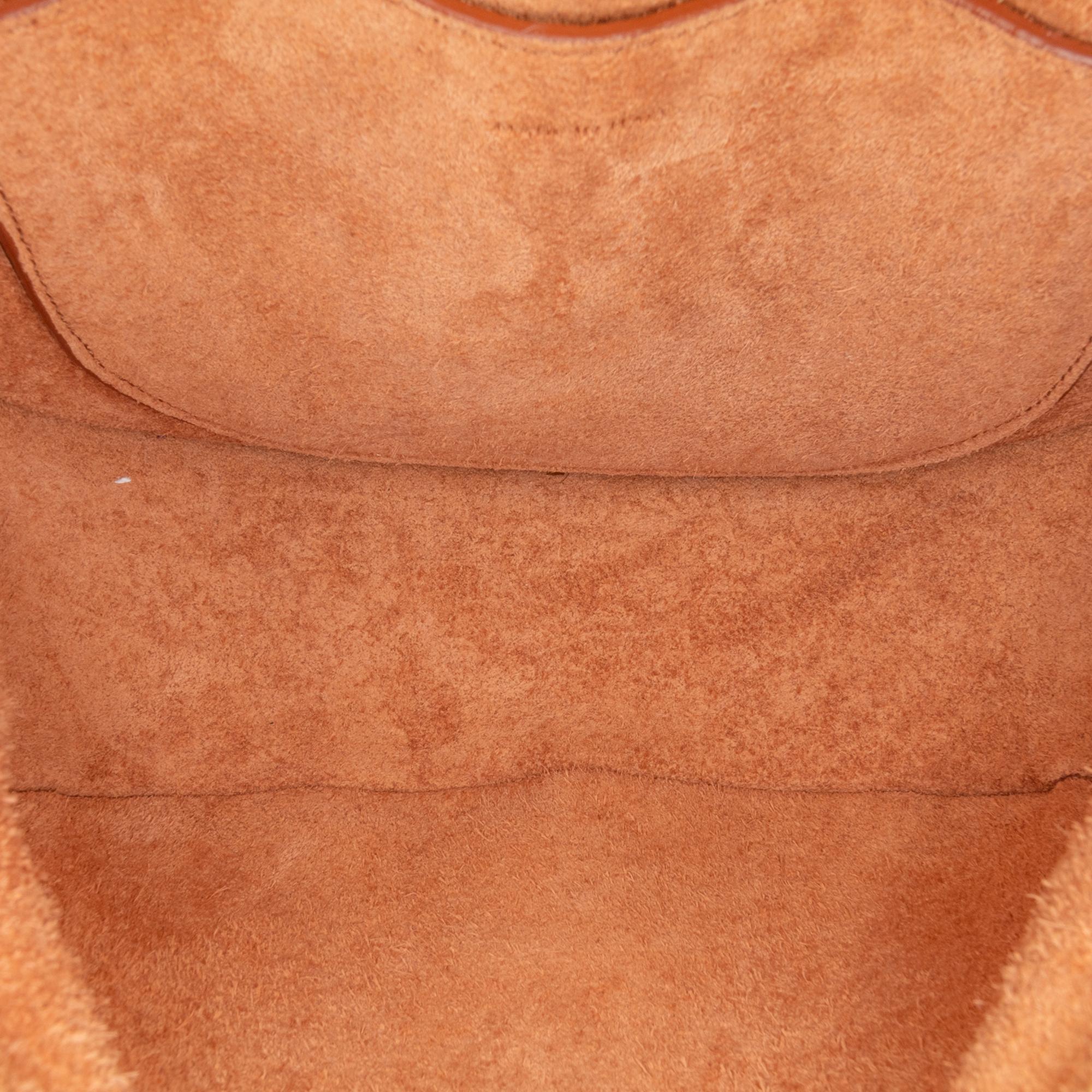 Celine Calfskin Triomphe Folco Crossbody (SHG-HdCiDA)