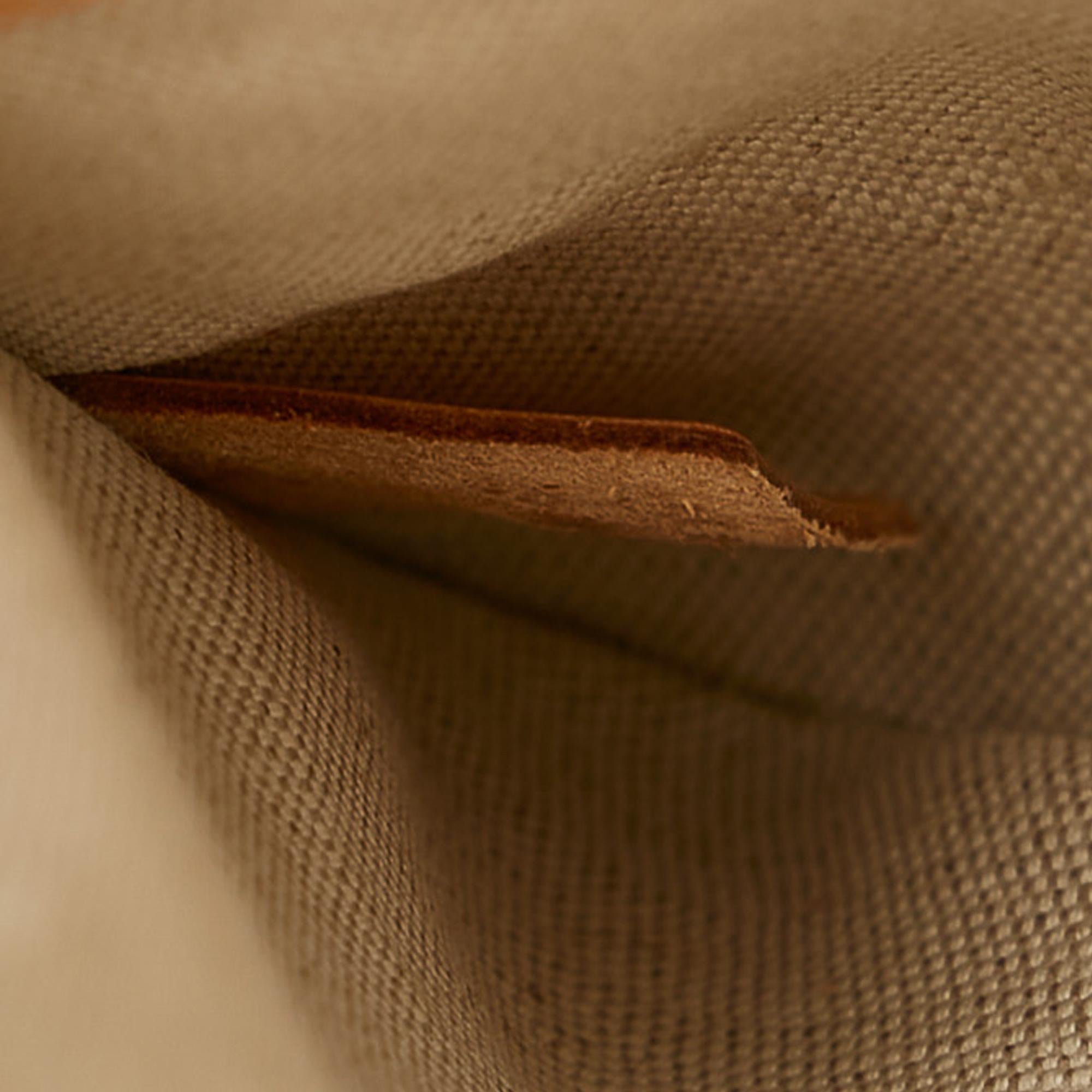 Celine Carriage Handbag (SHG-37786)