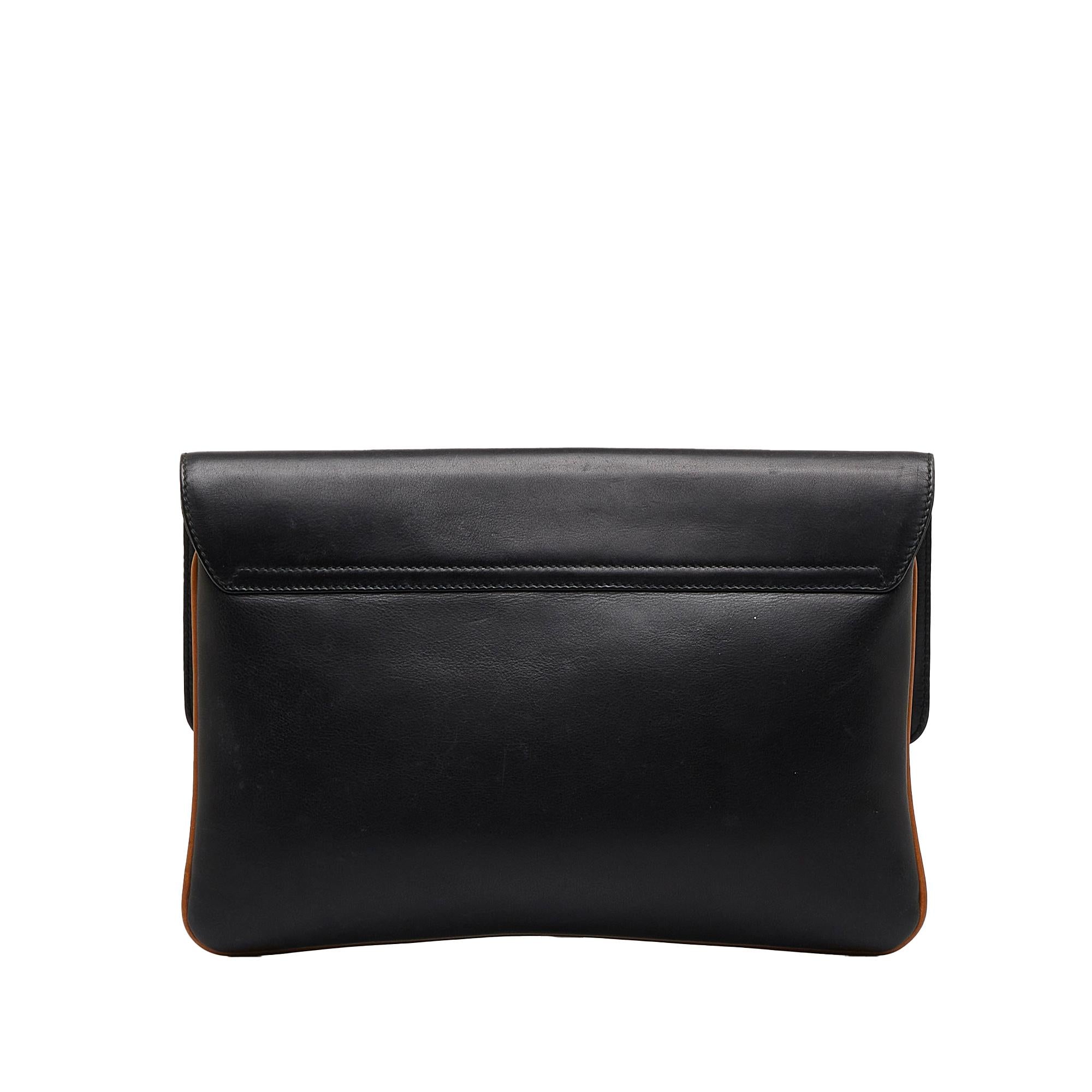 Celine Leather Clutch (SHG-9BXLOM)
