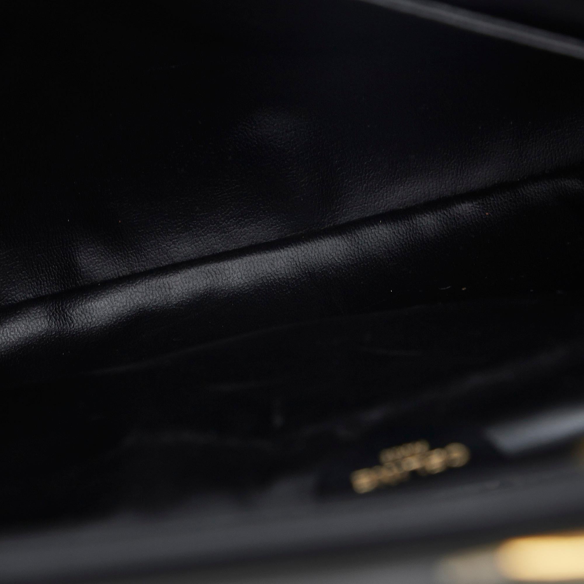 Celine Leather Clutch (SHG-9BXLOM)