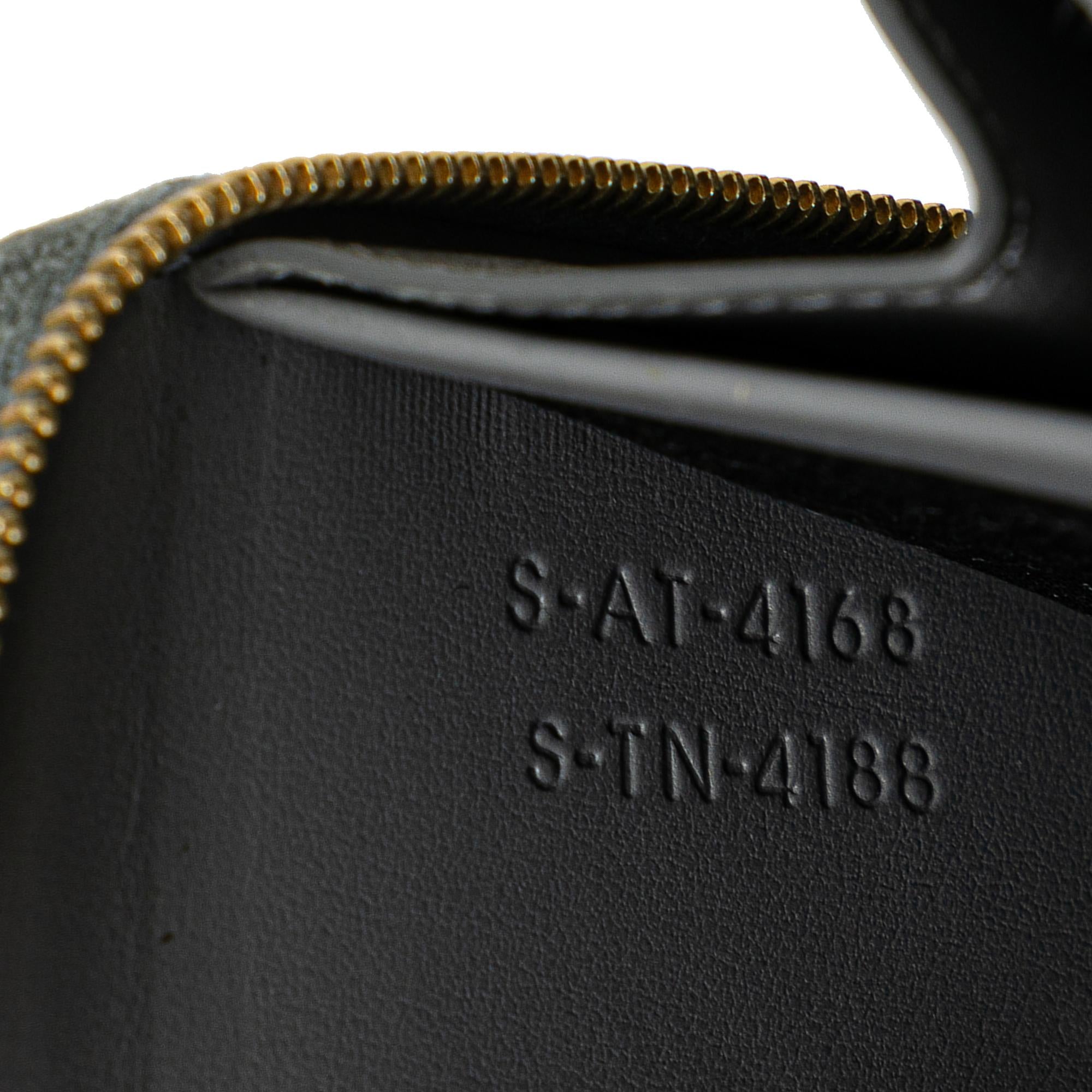 Celine Leather Zip Wallet (SHG-F4bgYg)