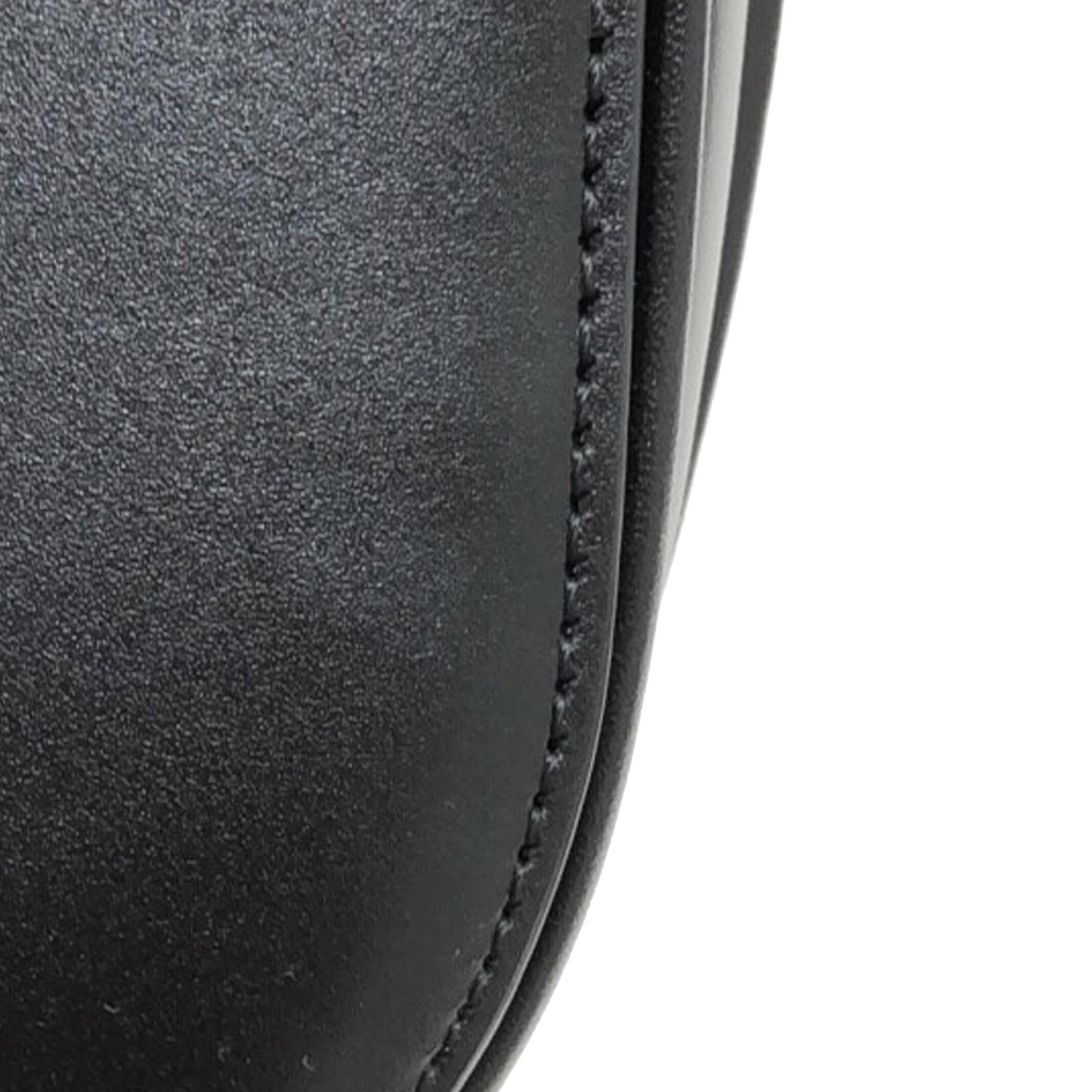 Celine Medium Chaine Maillon Triomphe Bag (SHG-xdLB0A)