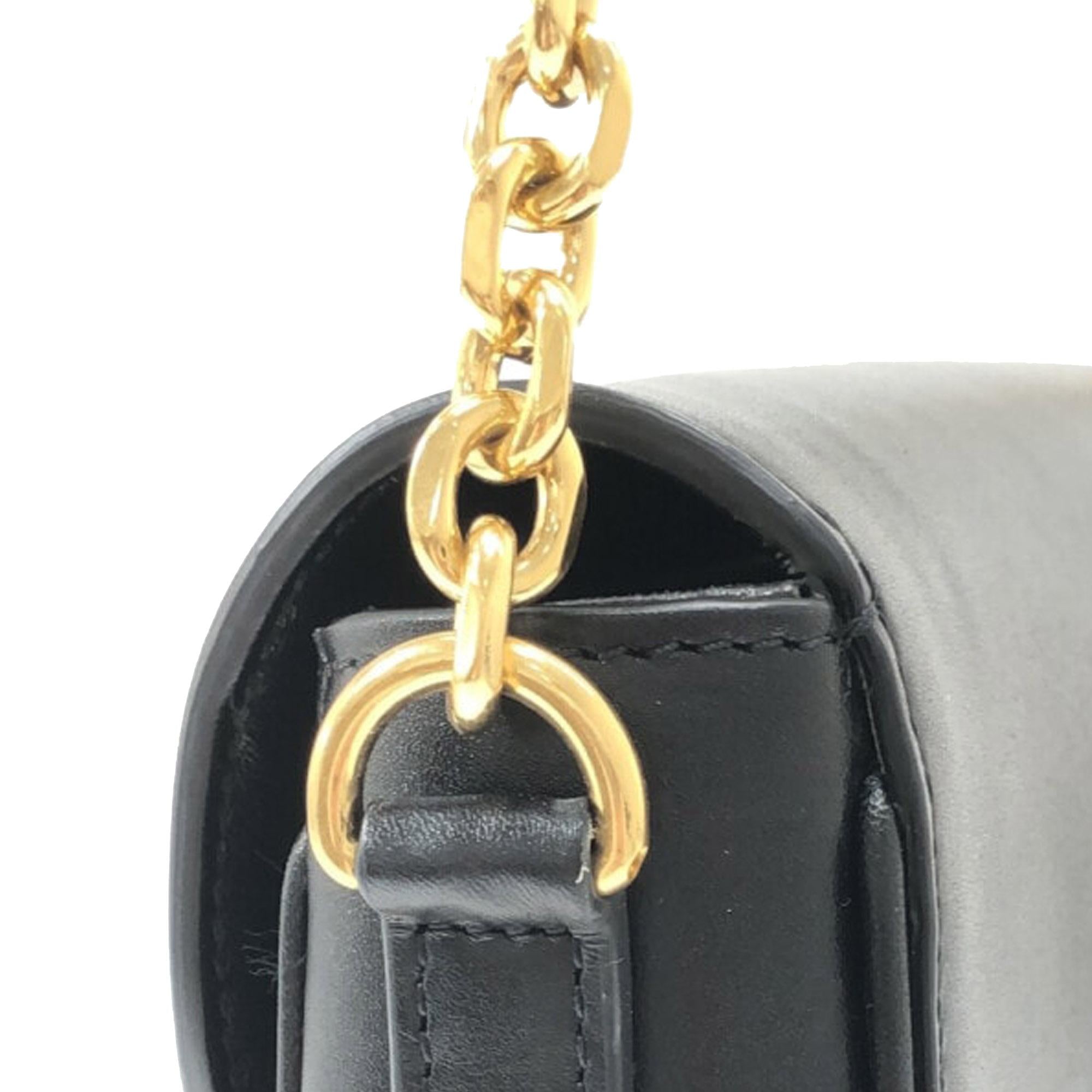 Celine Medium Chaine Maillon Triomphe Bag (SHG-xdLB0A)