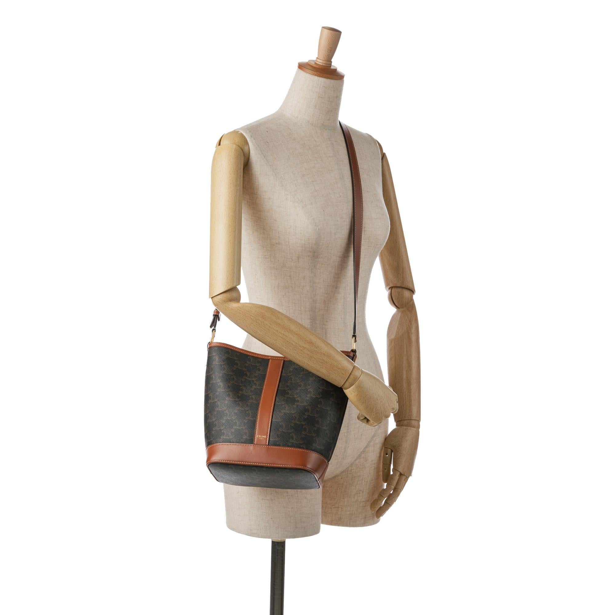 Celine Triomphe Bucket Bag (SHG-ypeF0N)