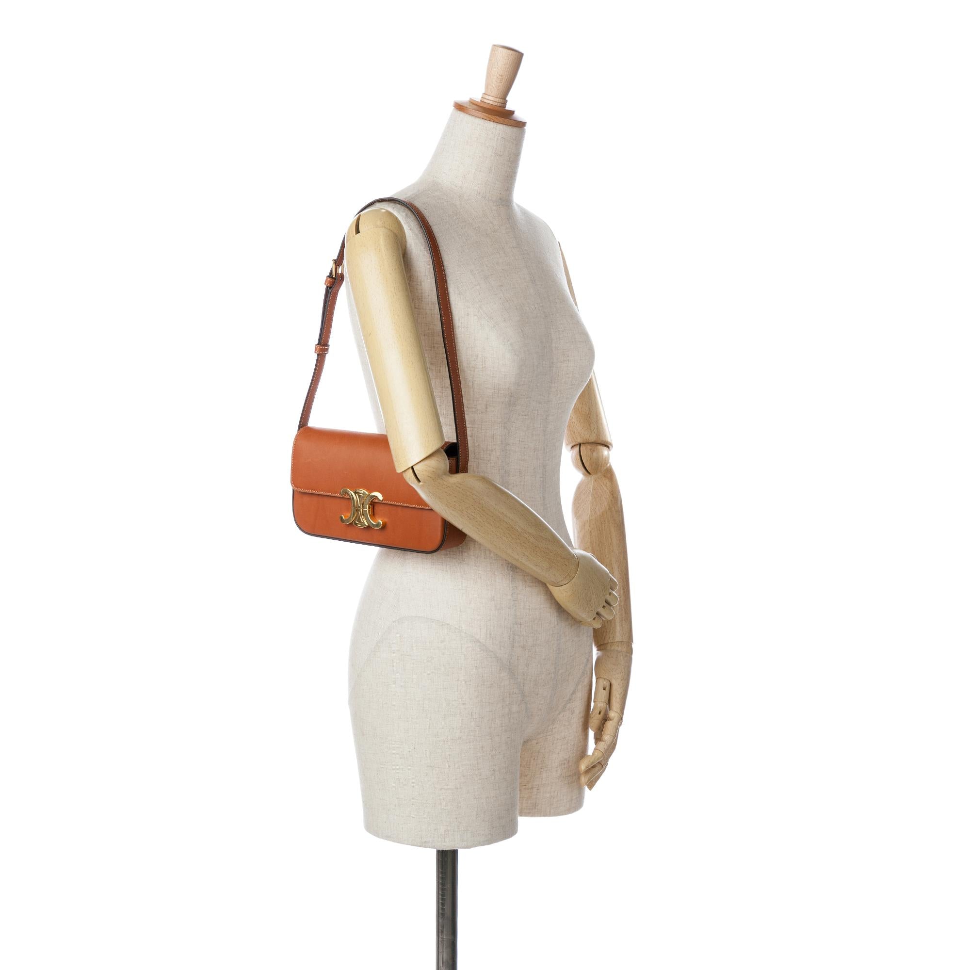 Celine Triomphe Claude Shoulder Bag (SHG-8w4tev)