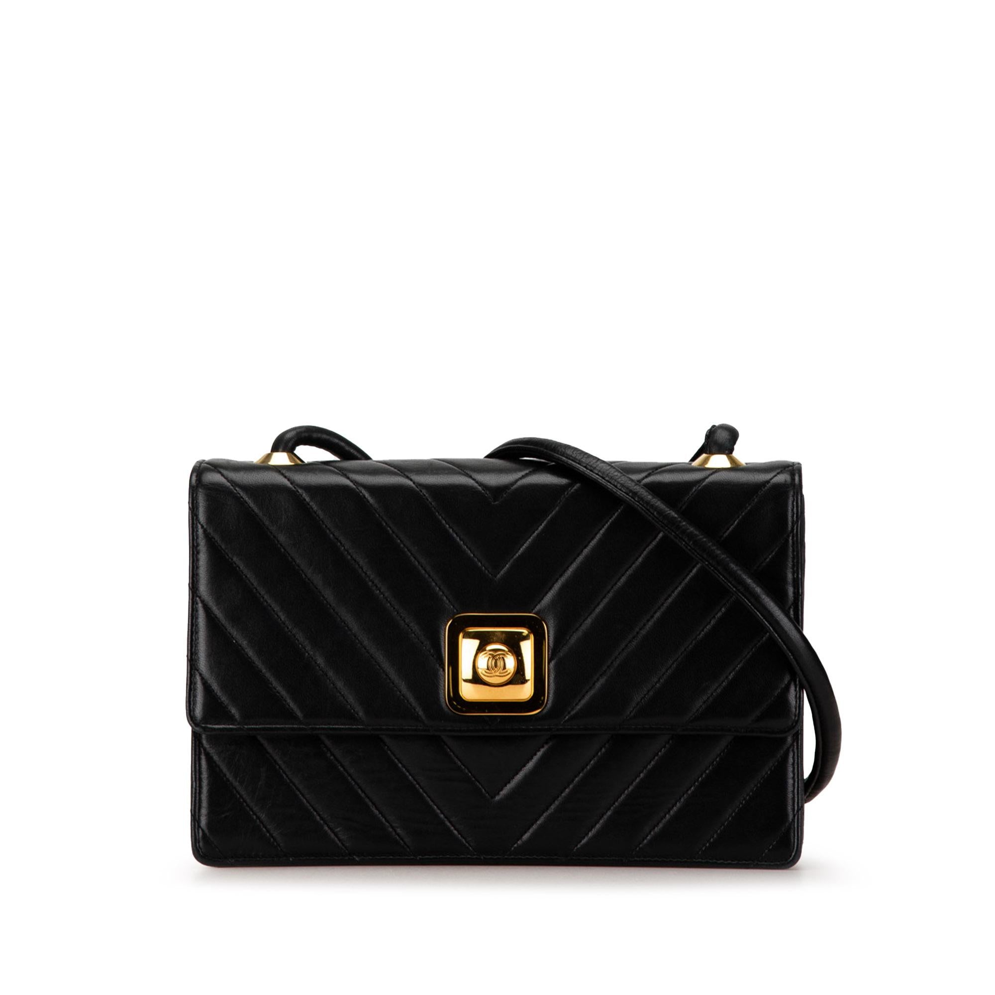 Chanel CC Chevron Lambskin Crossbody (SHG-N7XQs1)