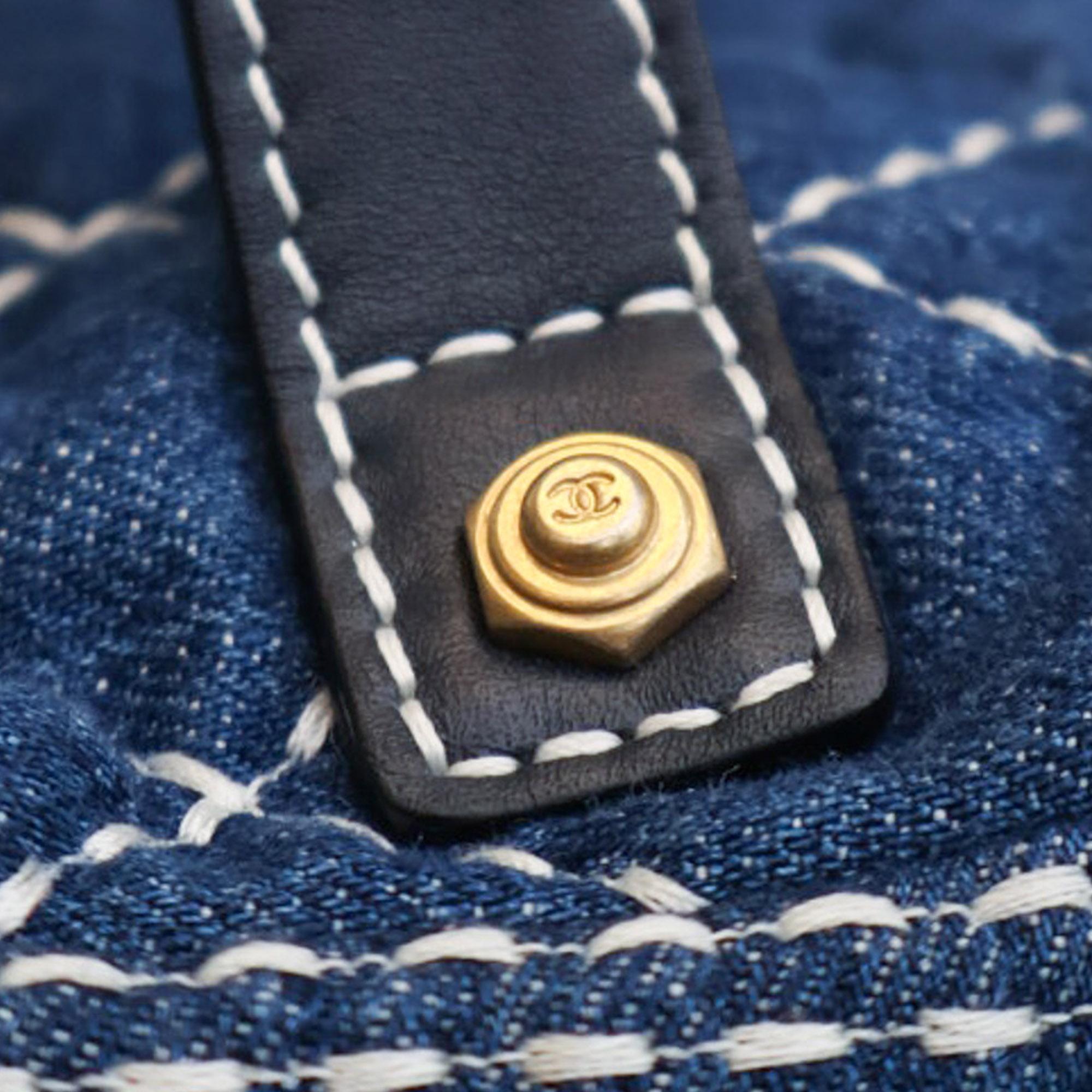 Chanel CC Denim Vanity Bag (SHG-xkxUbI)