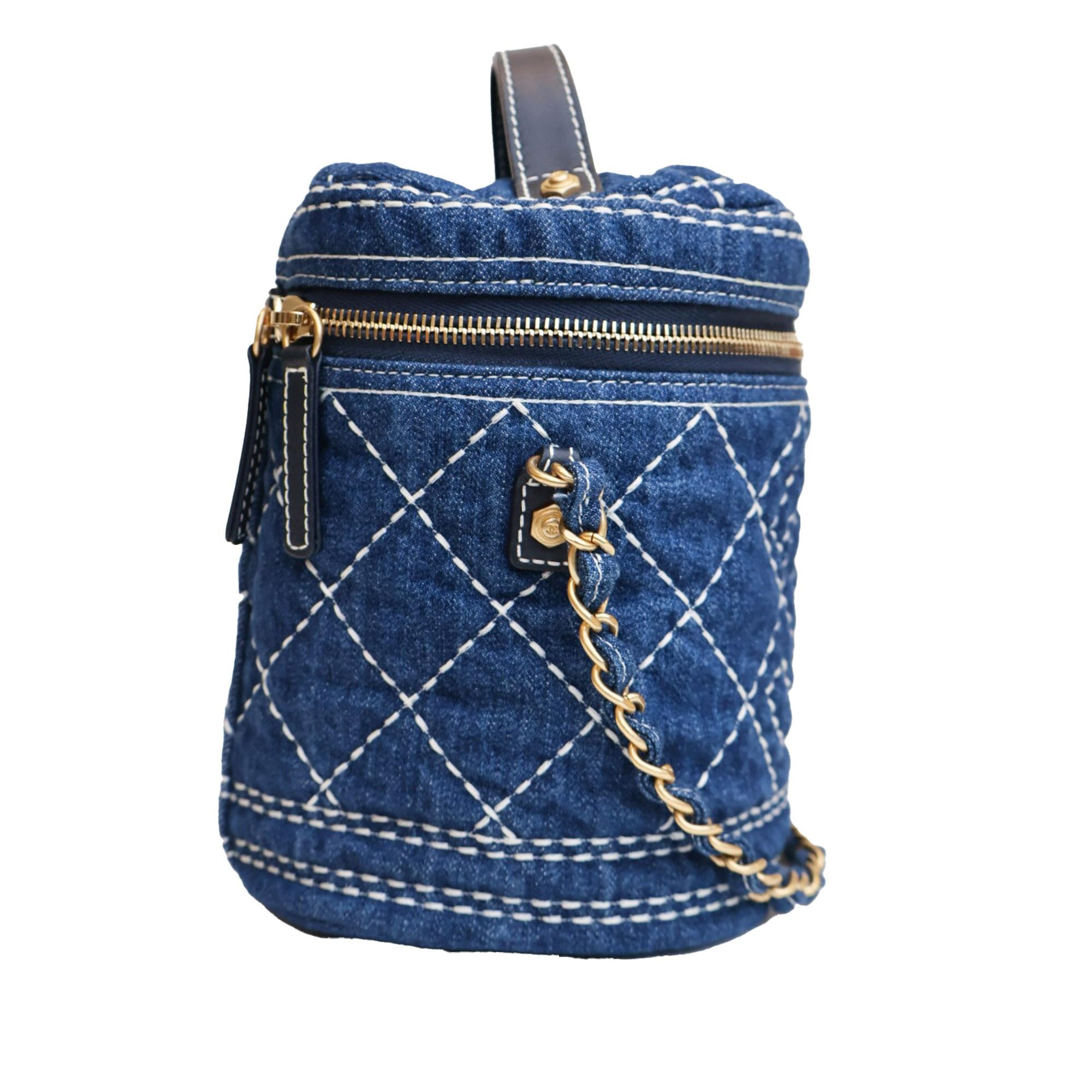 Chanel CC Denim Vanity Bag (SHG-xkxUbI)