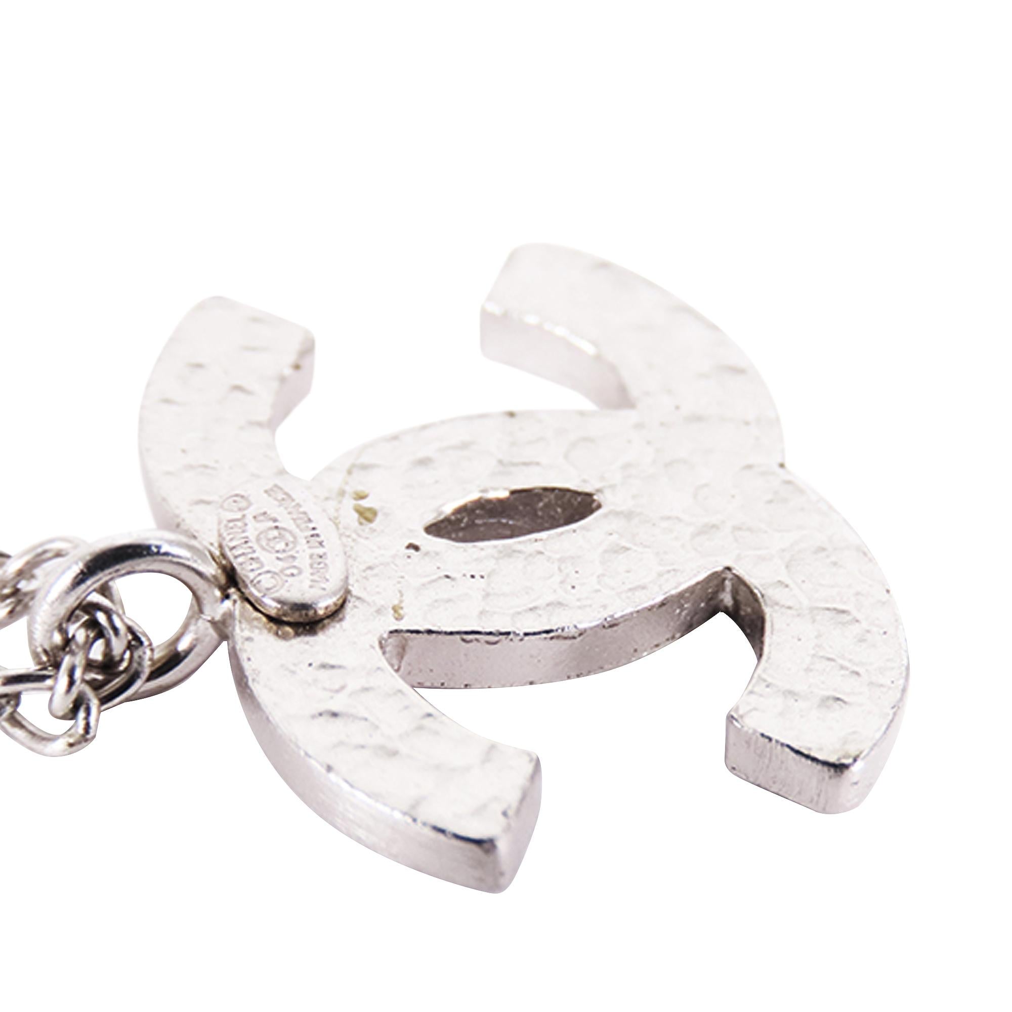 Chanel CC Enamel Pendant Necklace (SHG-IU1o7Q)