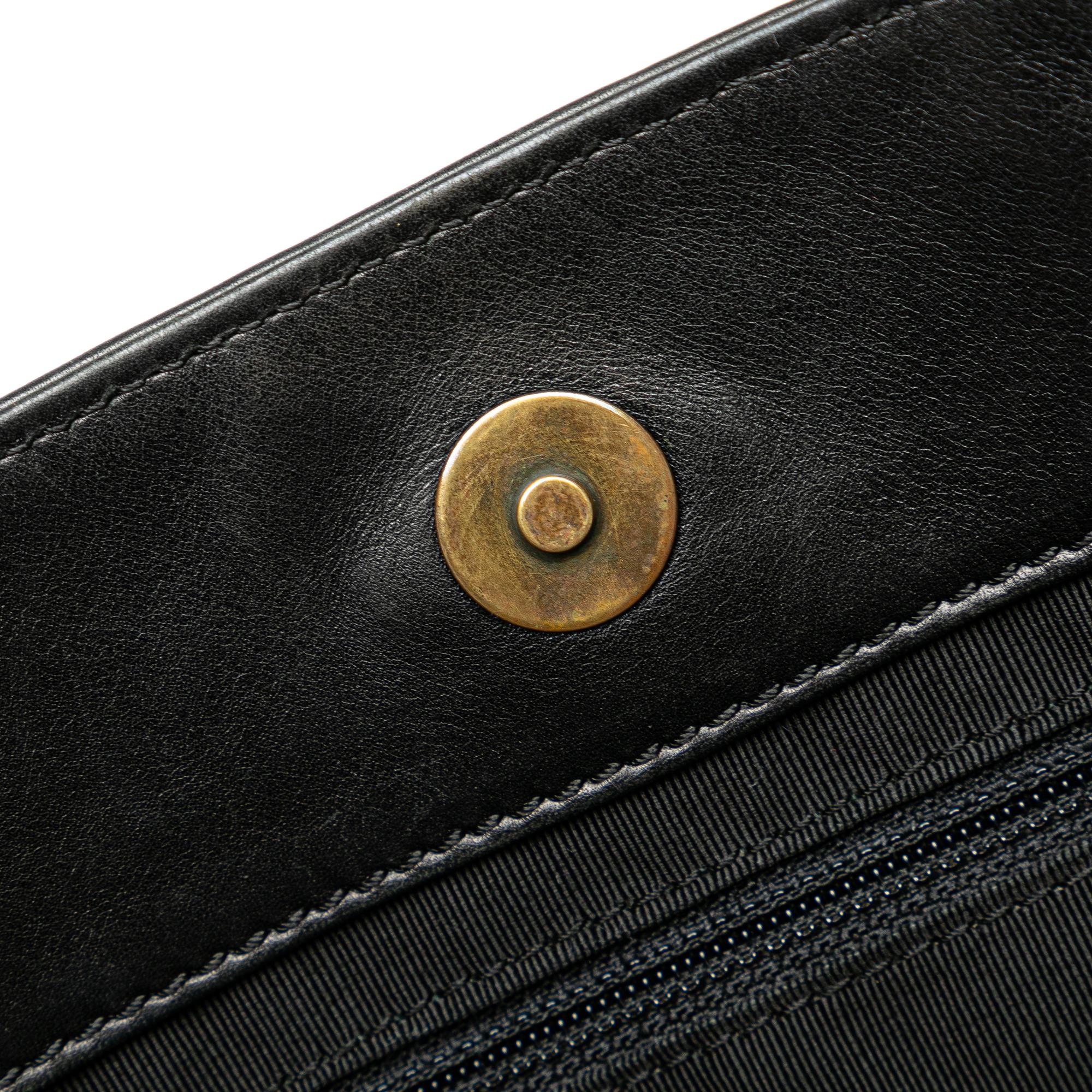 Chanel CC Lambskin Tote Bag (SHG-R6lAw8)