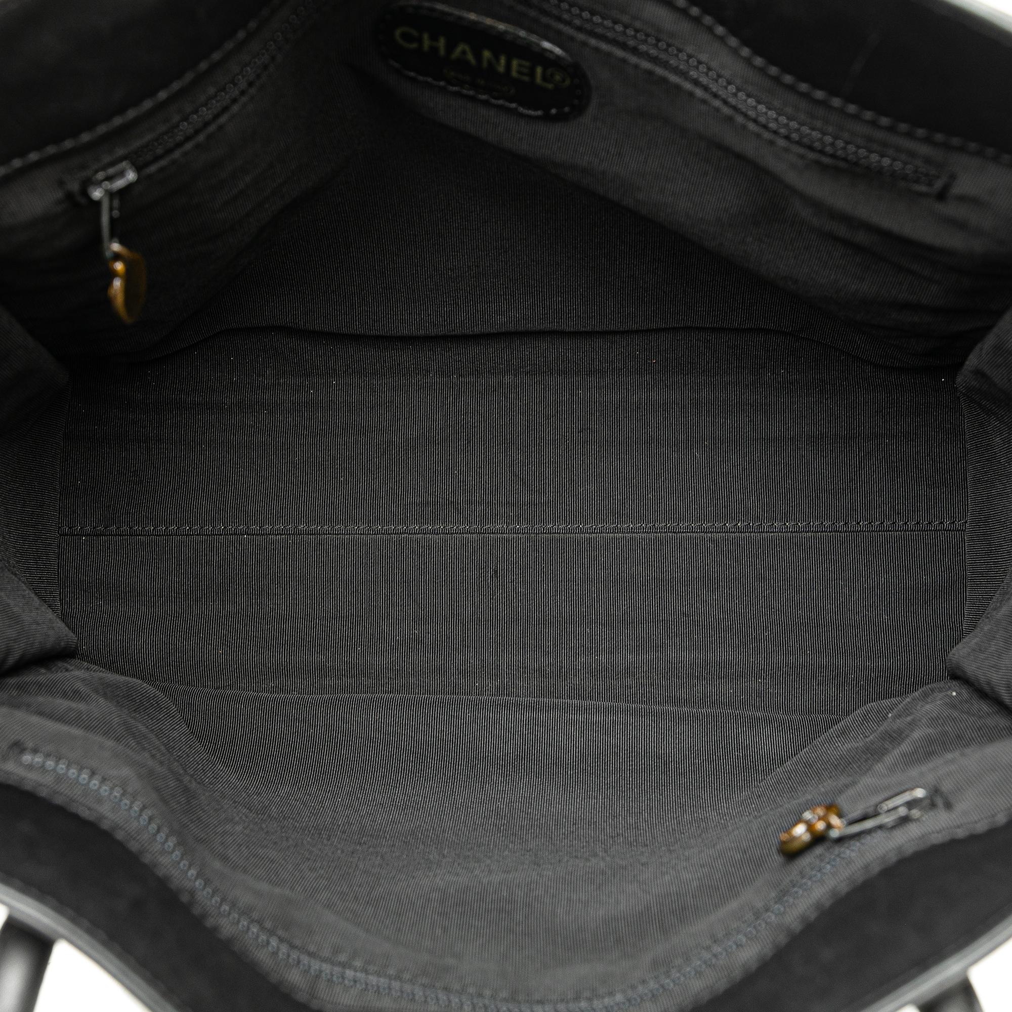 Chanel CC Lambskin Tote Bag (SHG-R6lAw8)