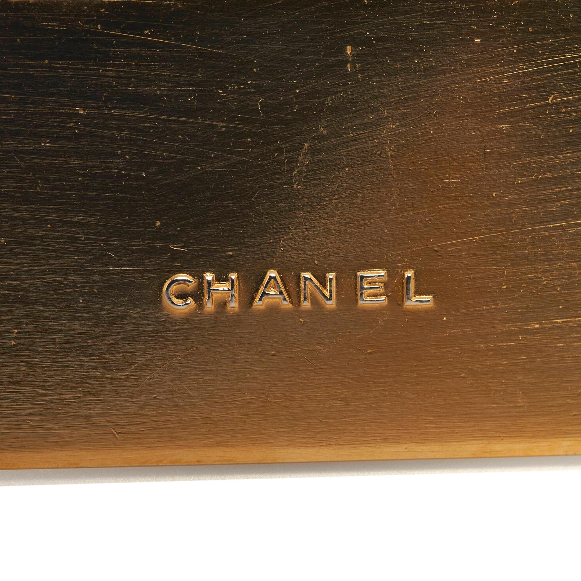 Chanel CC Logo Plate Brooch (SHG-nD1vJu)