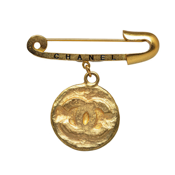 Chanel CC Medallion Costume Brooch (SHG-p5Fz3w)