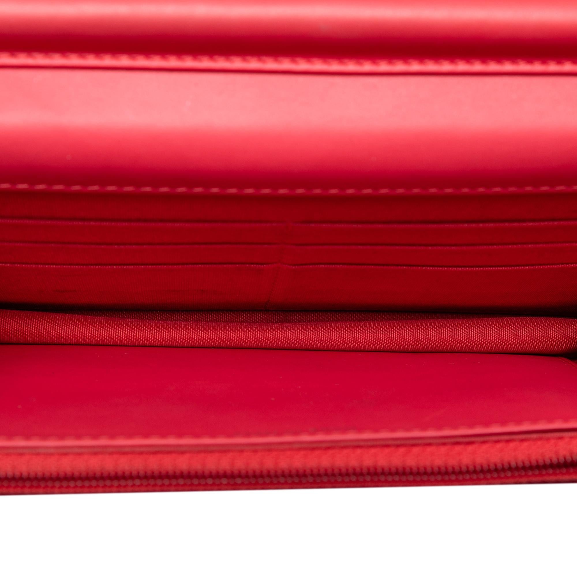 Chanel CC Patent Diamond Quilted Wallet On Chain