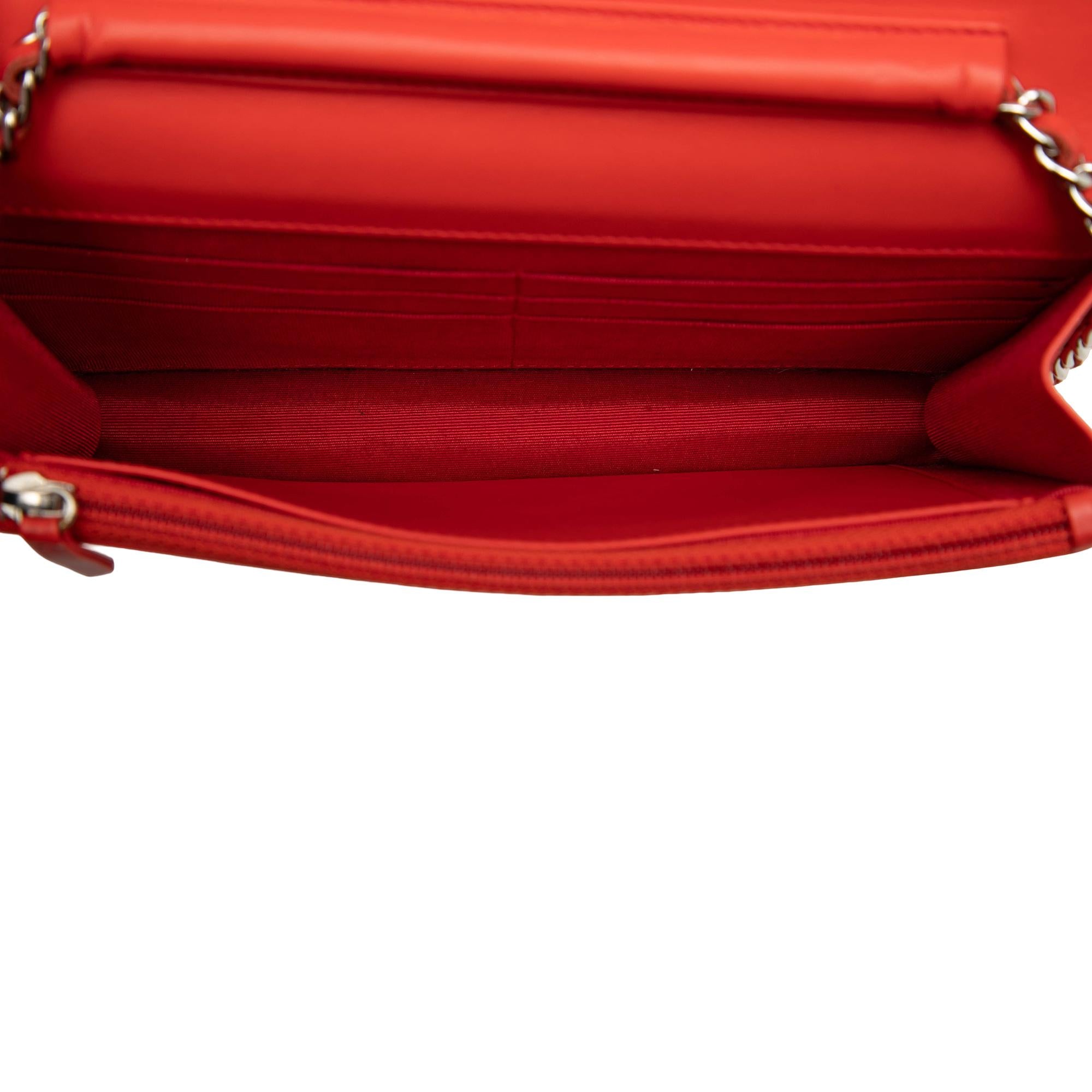 Chanel CC Patent Wallet on Chain