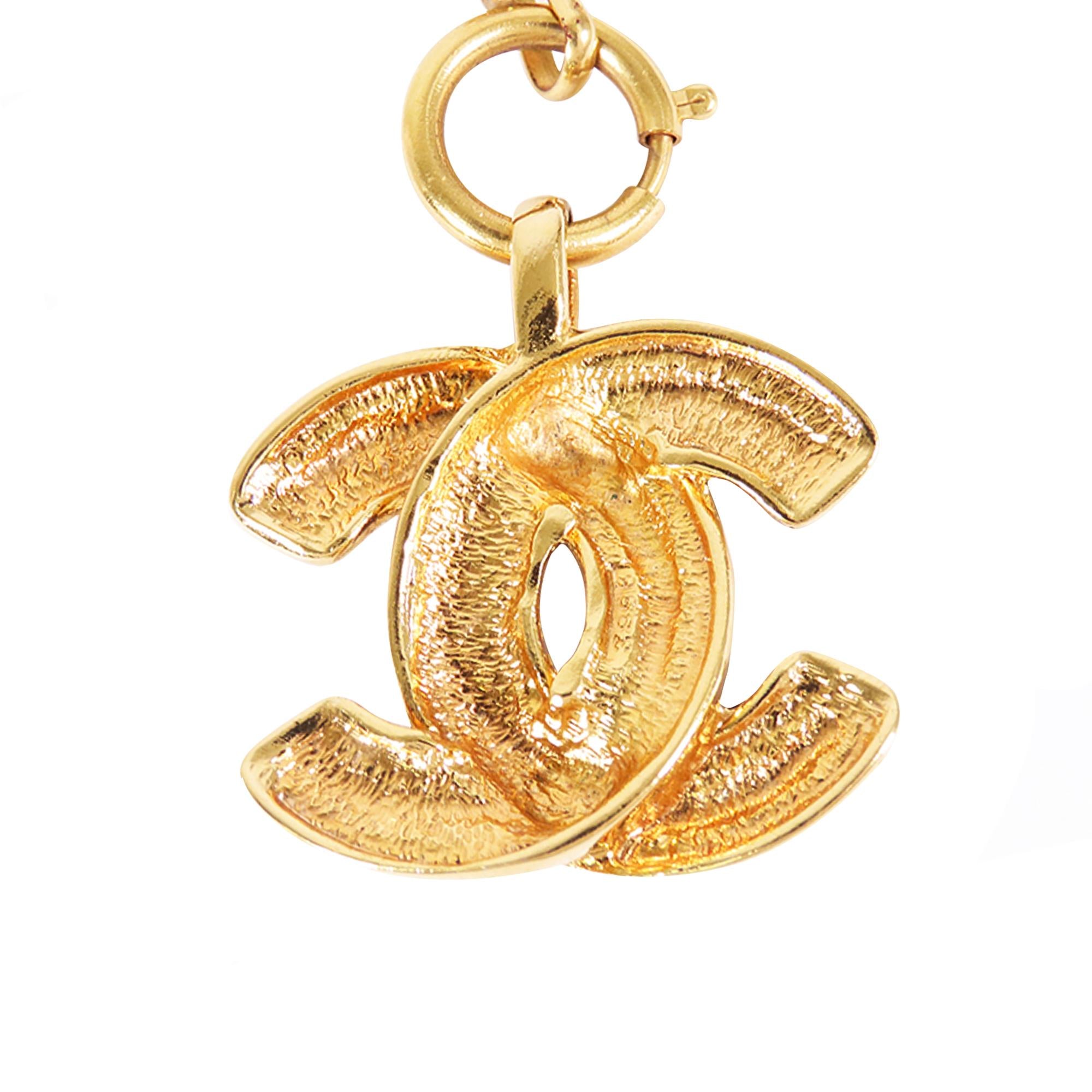 Chanel CC Pendant Necklace (SHG-GNRQLN)