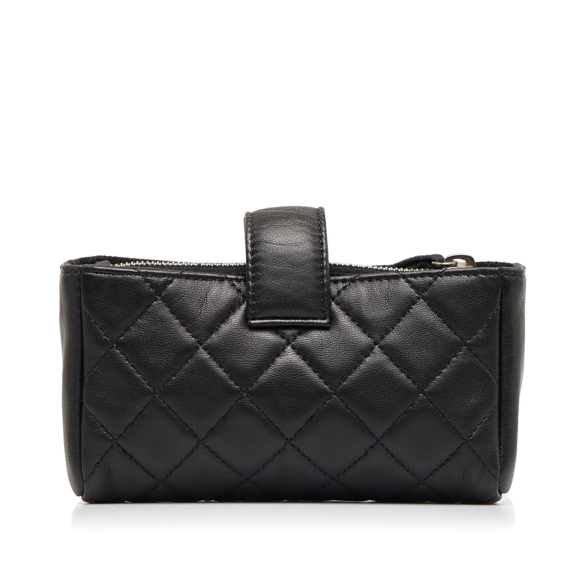 Chanel CC Phone Pouch (SHG-fFFbkG)