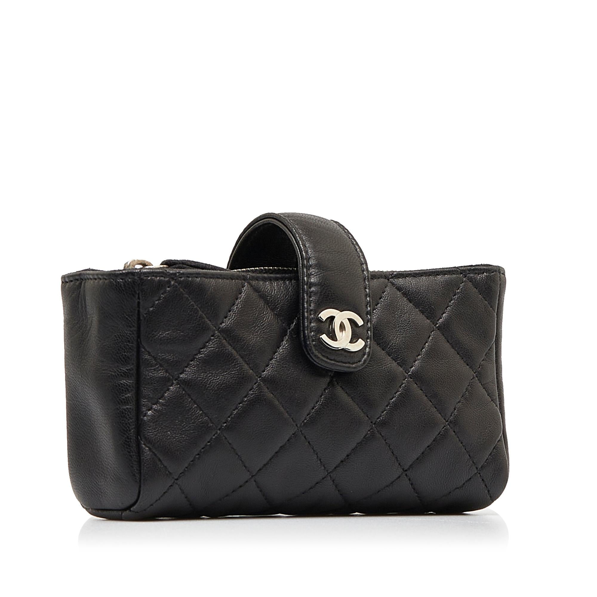 Chanel CC Phone Pouch (SHG-fFFbkG)