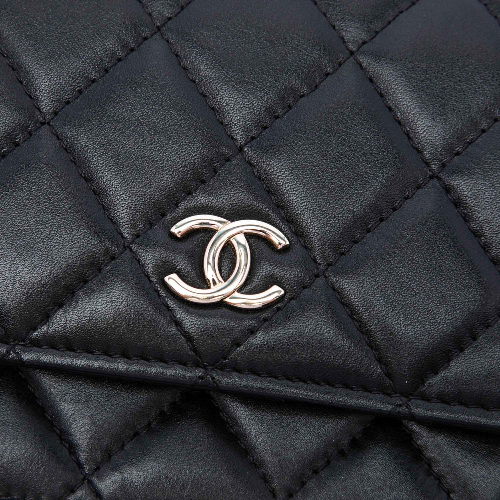 Chanel CC Quilted Lambskin Maxi Pearl Chain Strap