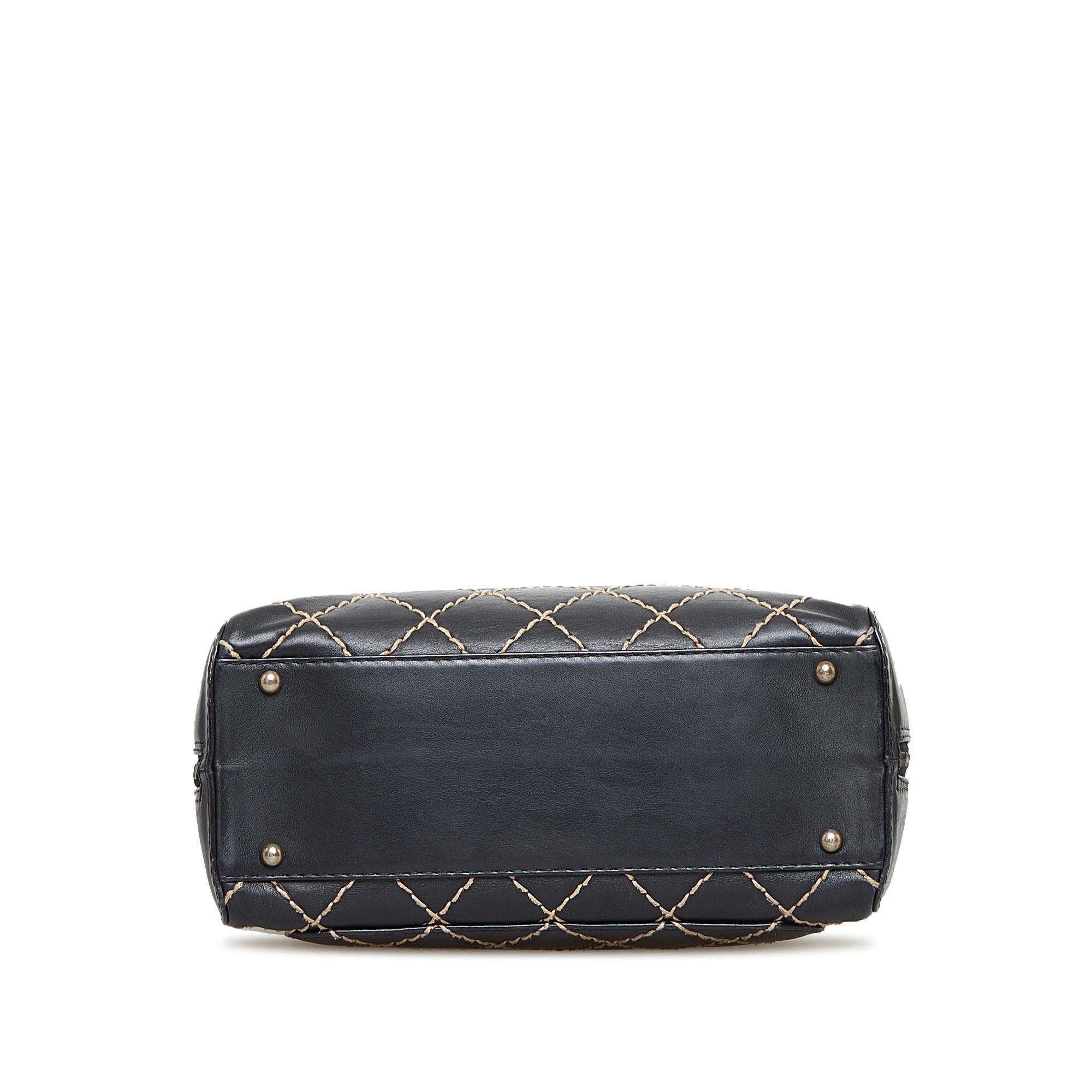 Chanel CC Wild Stitch Handbag (SHG-vbWh5u)