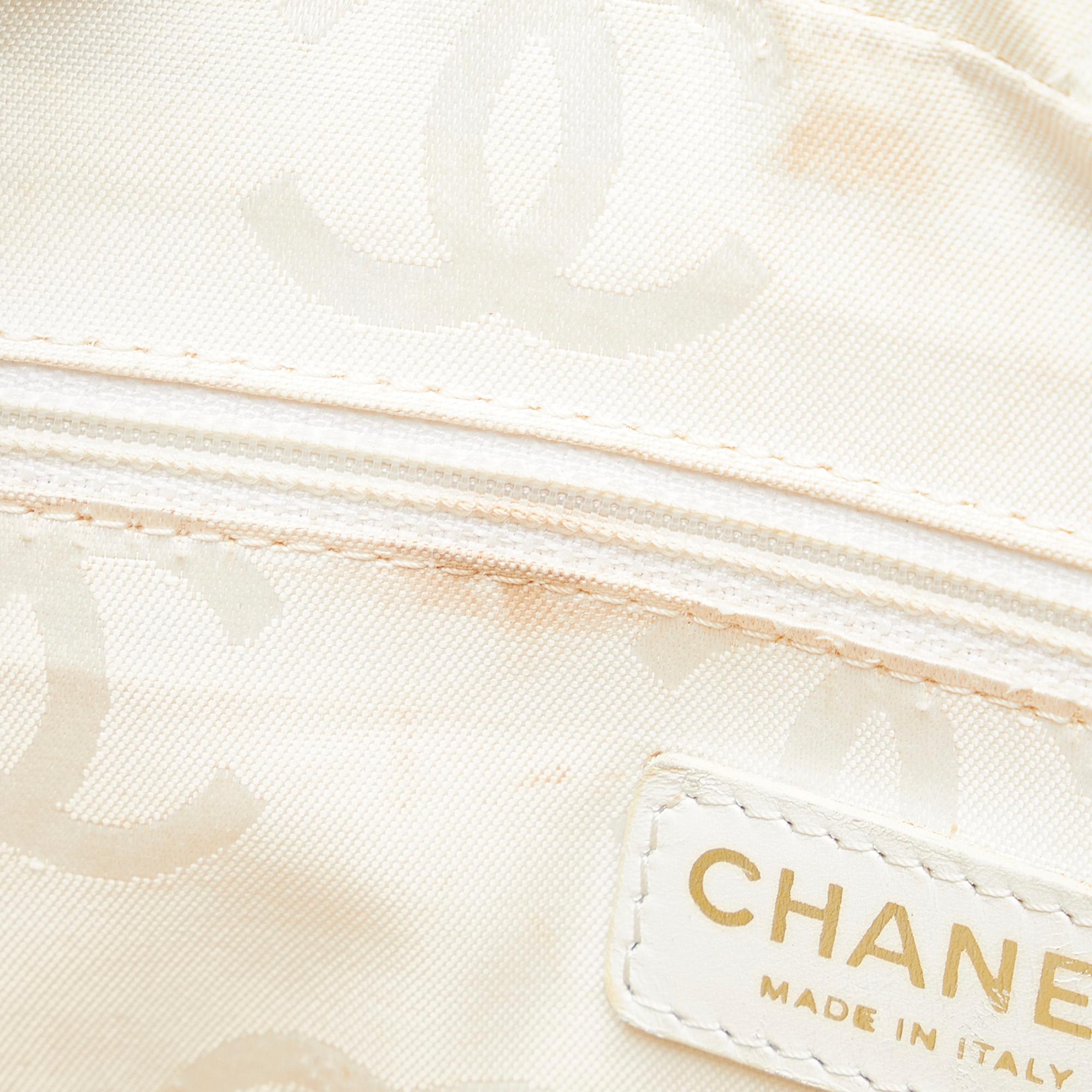 Chanel CC Wild Stitch Handbag (SHG-5IXpDV)