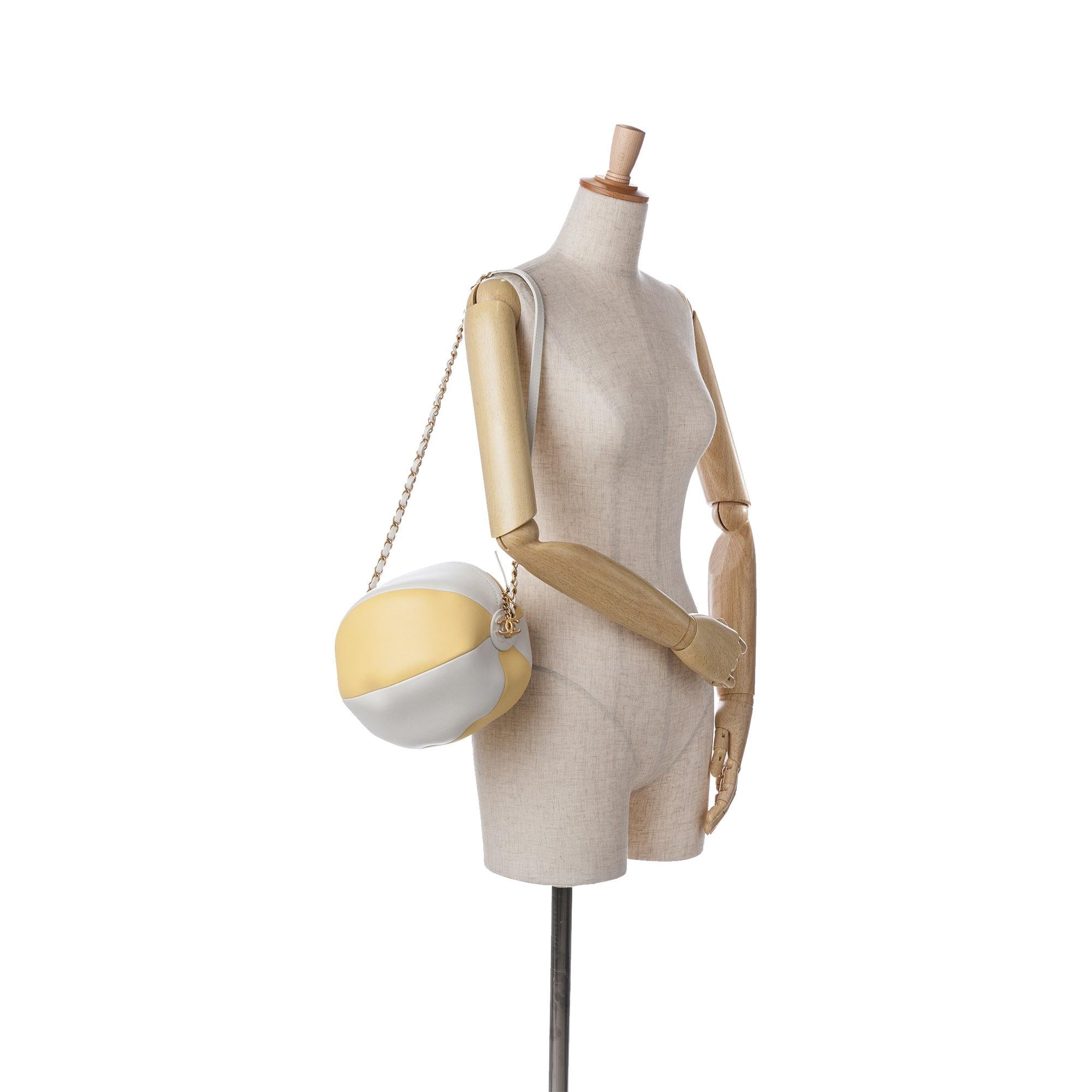Chanel Calfskin Coco Beach Ball Bag (SHG-OiUAww)