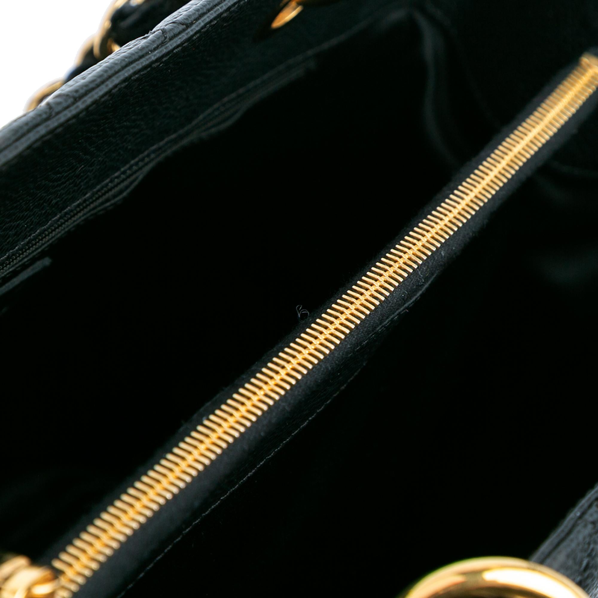 Chanel Caviar Grand Shopping Tote (SHG-PuLkRM)