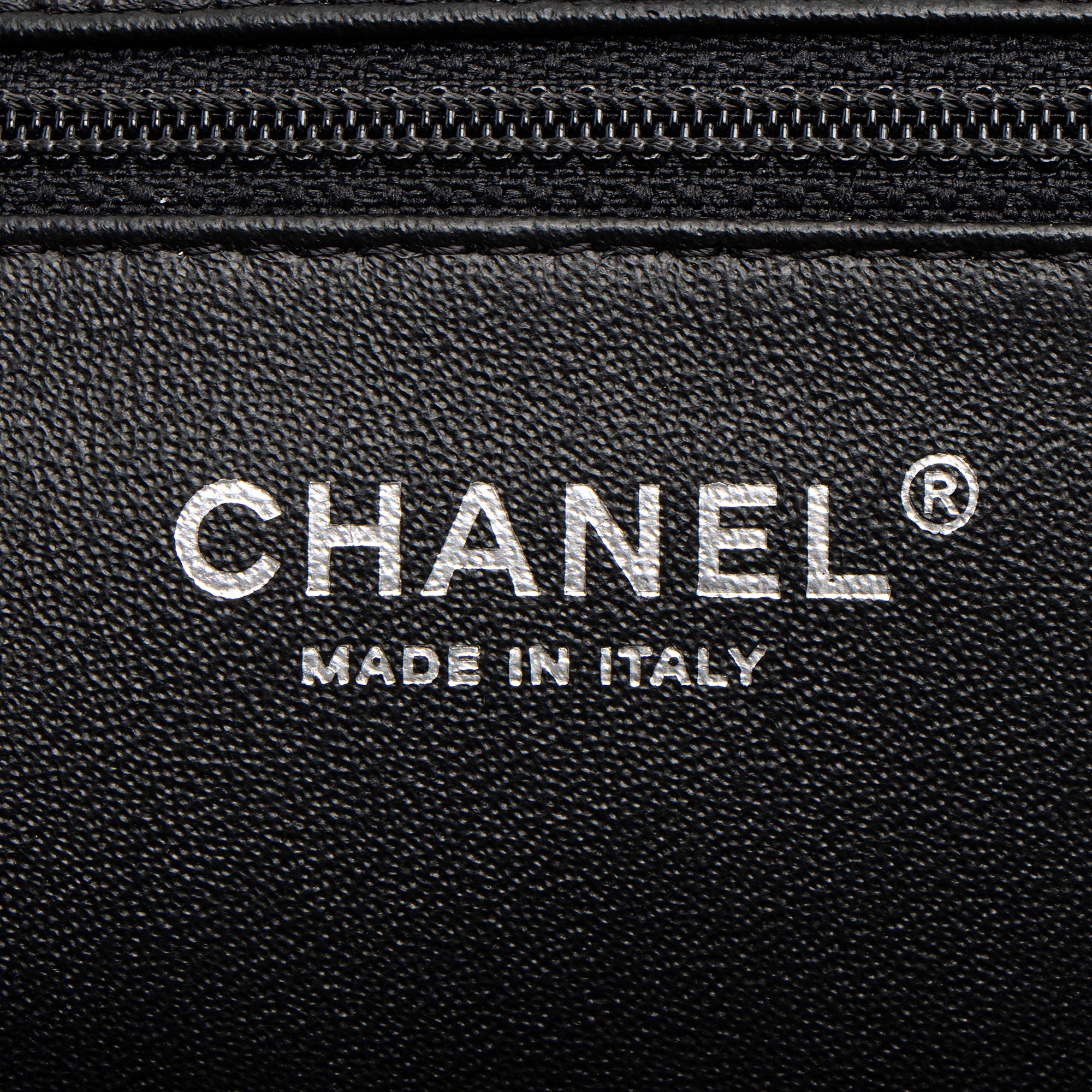 Chanel Caviar Leather CC Frame Clutch (SHF-sS7xNc)