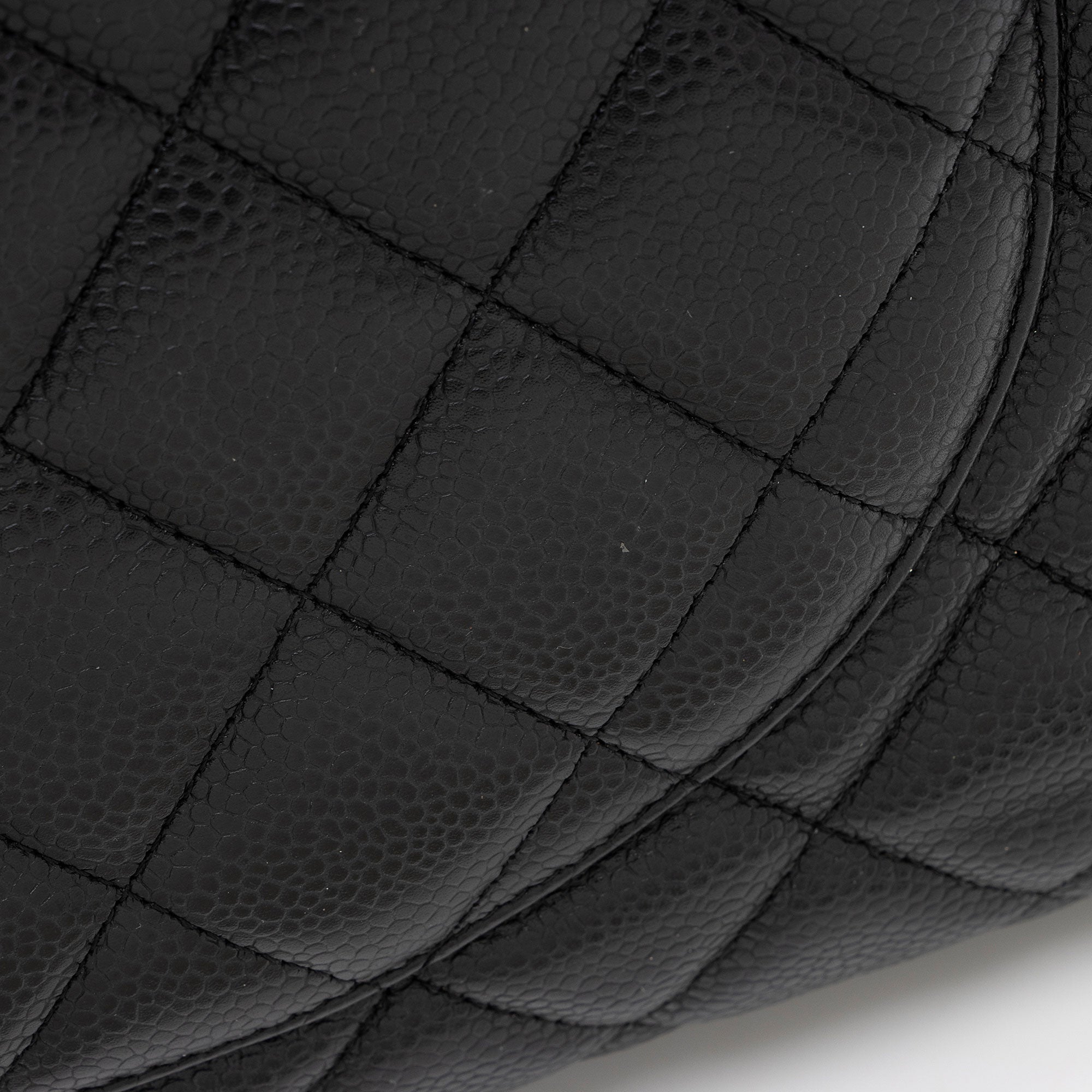 Chanel Caviar Leather Classic Maxi Single Flap Bag (SHF-tdUQSa)