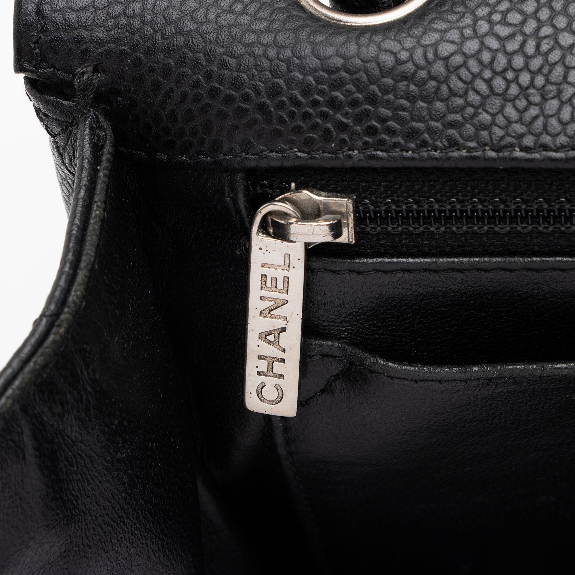 Chanel Caviar Leather Classic Maxi Single Flap Bag (SHF-tdUQSa)