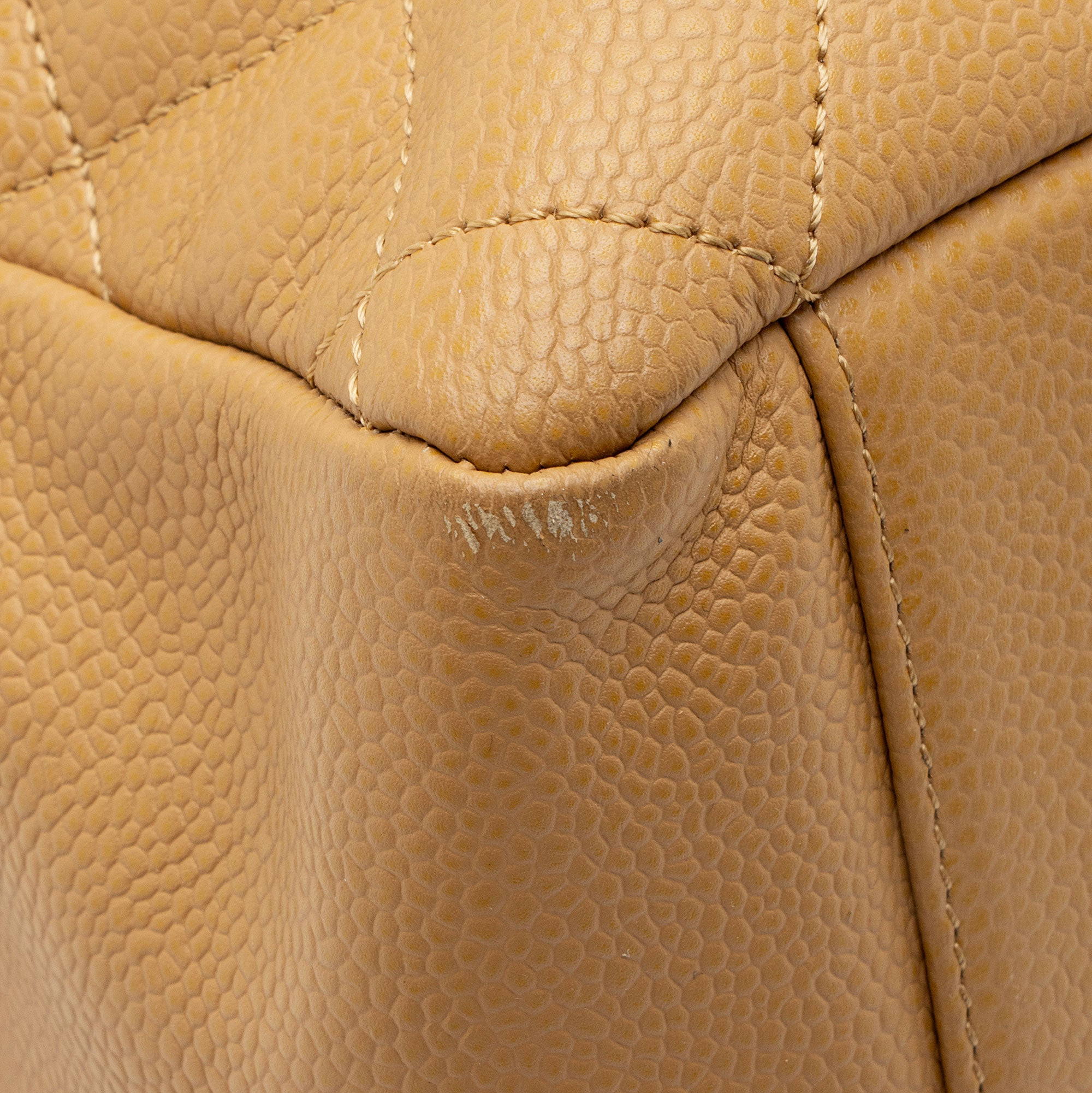 Chanel Caviar Leather Grand Shopping Tote (SHF-bjusbT)