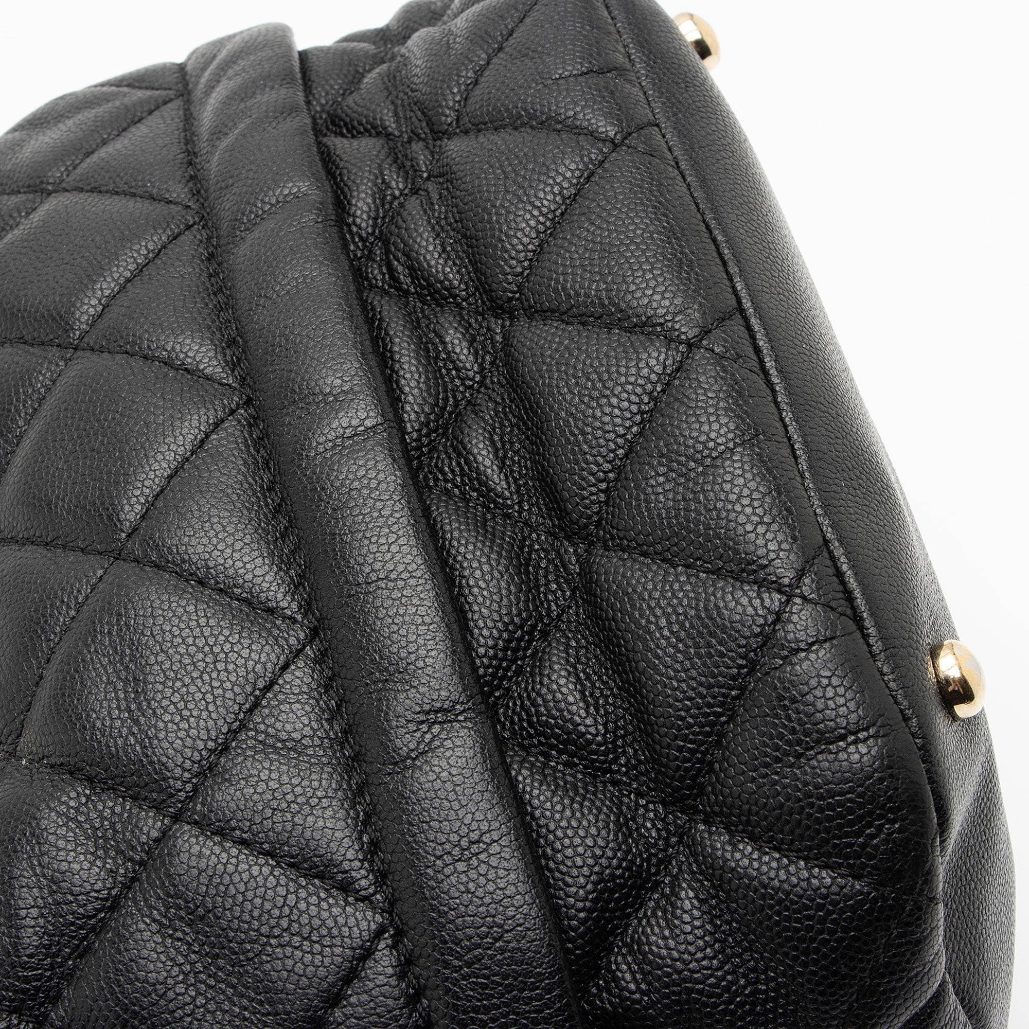 Chanel Caviar Leather Rolled Up Drawstring Bucket Bag (SHF-9VaoLU)
