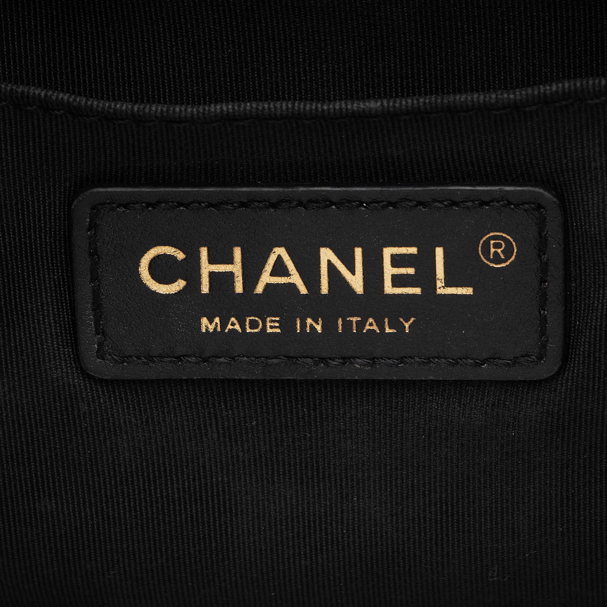 Chanel Caviar Leather Rolled Up Drawstring Bucket Bag (SHF-9VaoLU)