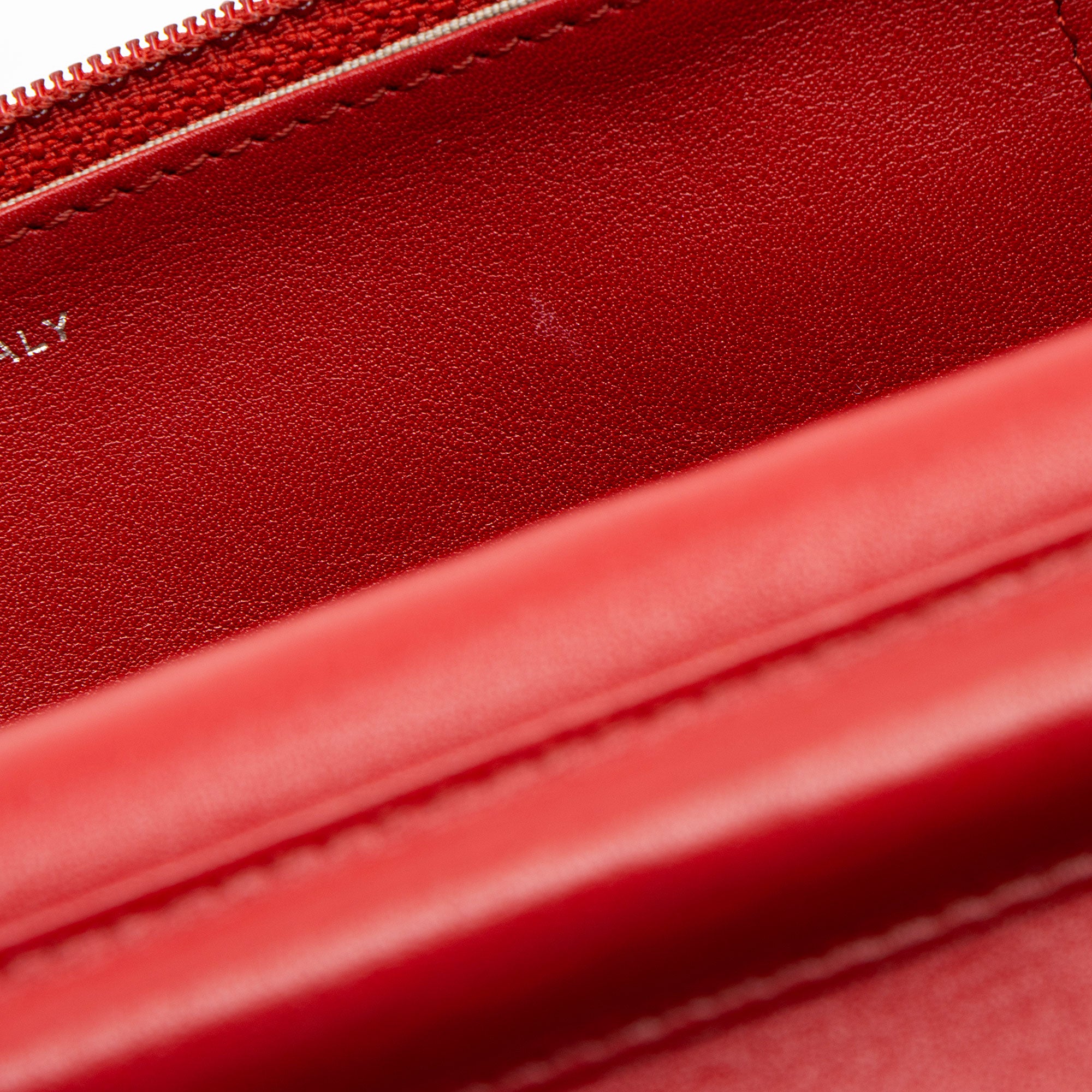 Chanel Caviar Leather Timeless CC Wallet on Chain (SHF-HMJvRT)